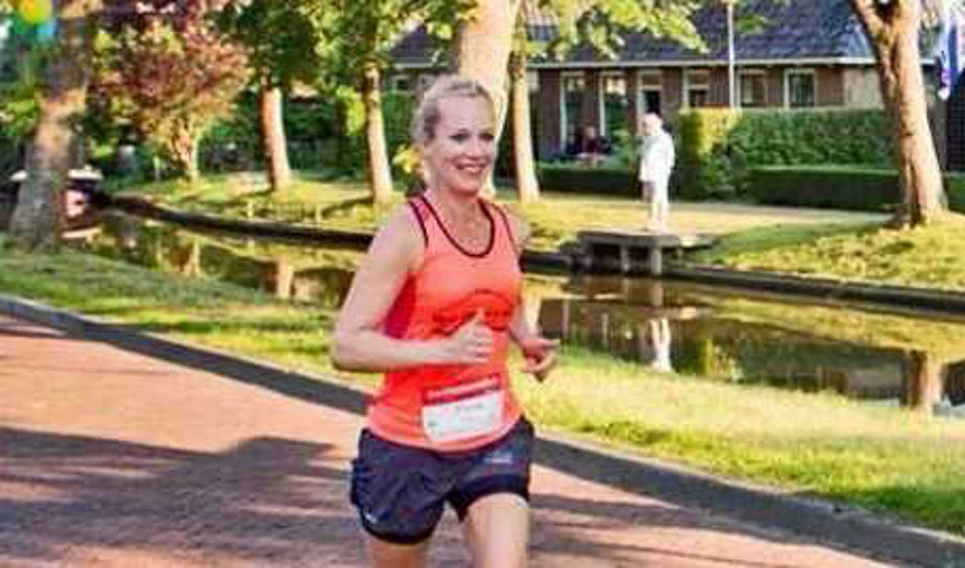 Ylona Kruis wint Stratenloop Sint Anna