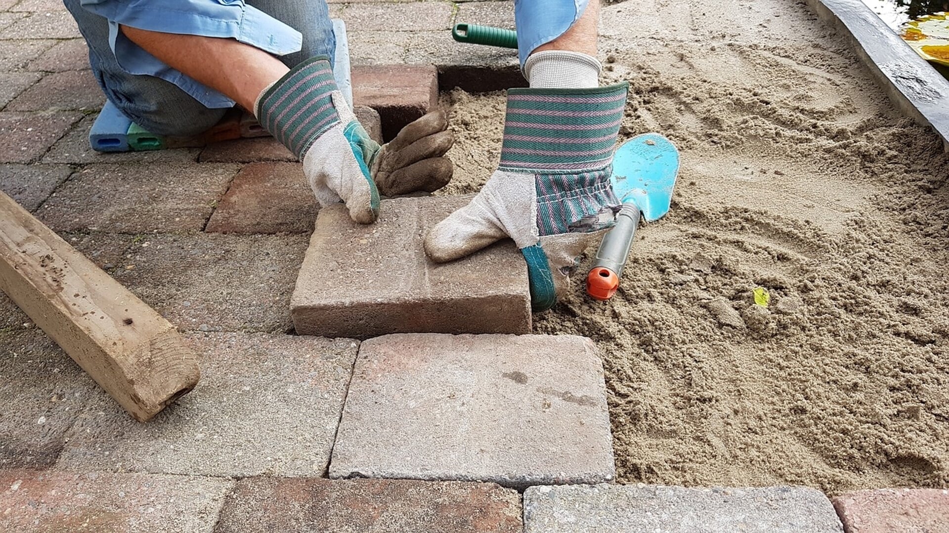 Wij-Putten-stelt-vragen-over-slechte-bestrating-Pinnenburgerweg---Noodoplossing-of-slecht-werk-van-stratenmakersbedrijf--