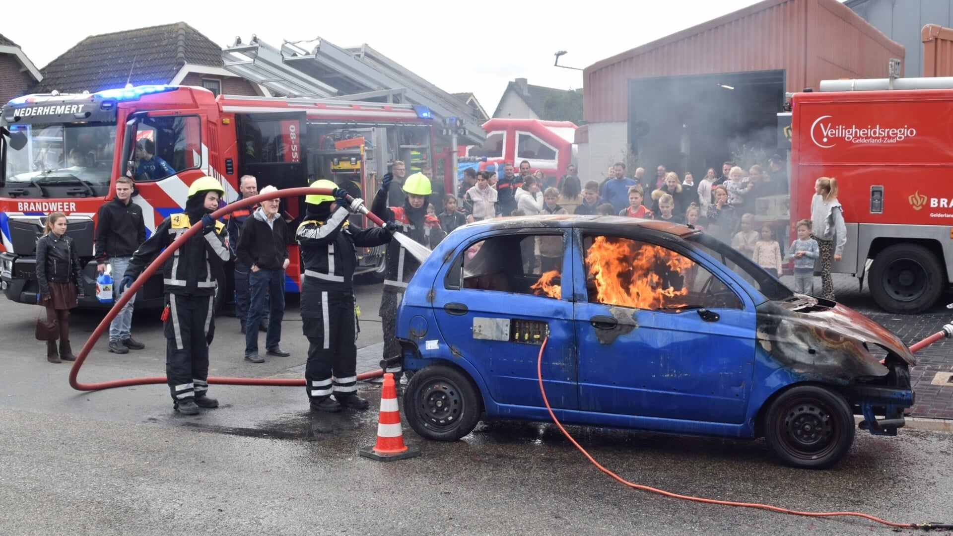 Open dag brandweer Nederhemert trekt veel publiek
