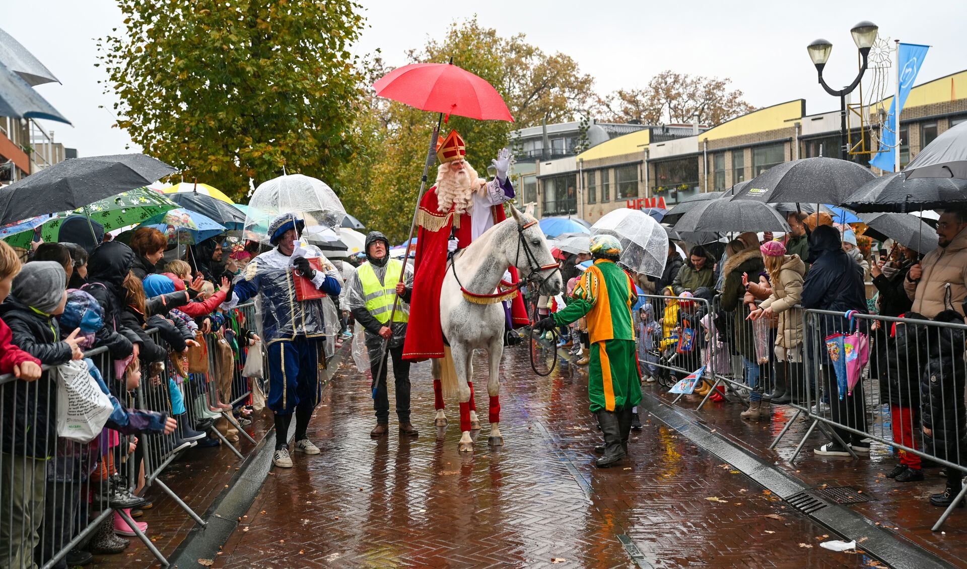 Wegafsluitingen in Soest tijdens intocht van Sinterklaas