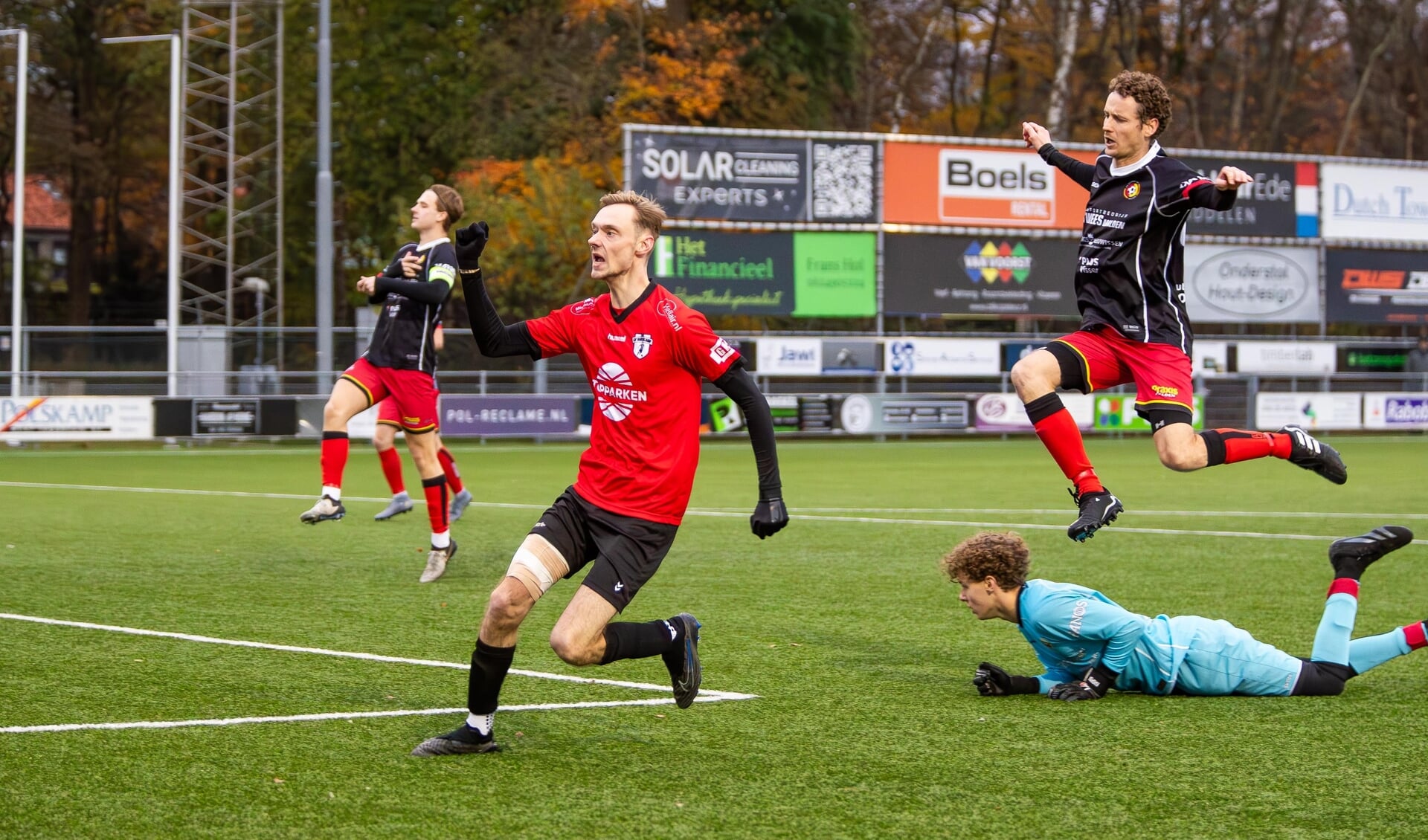 Harskamp verrast kampioenskandidaat Juliana’31; Lars Haalboom scoort driemaal’
