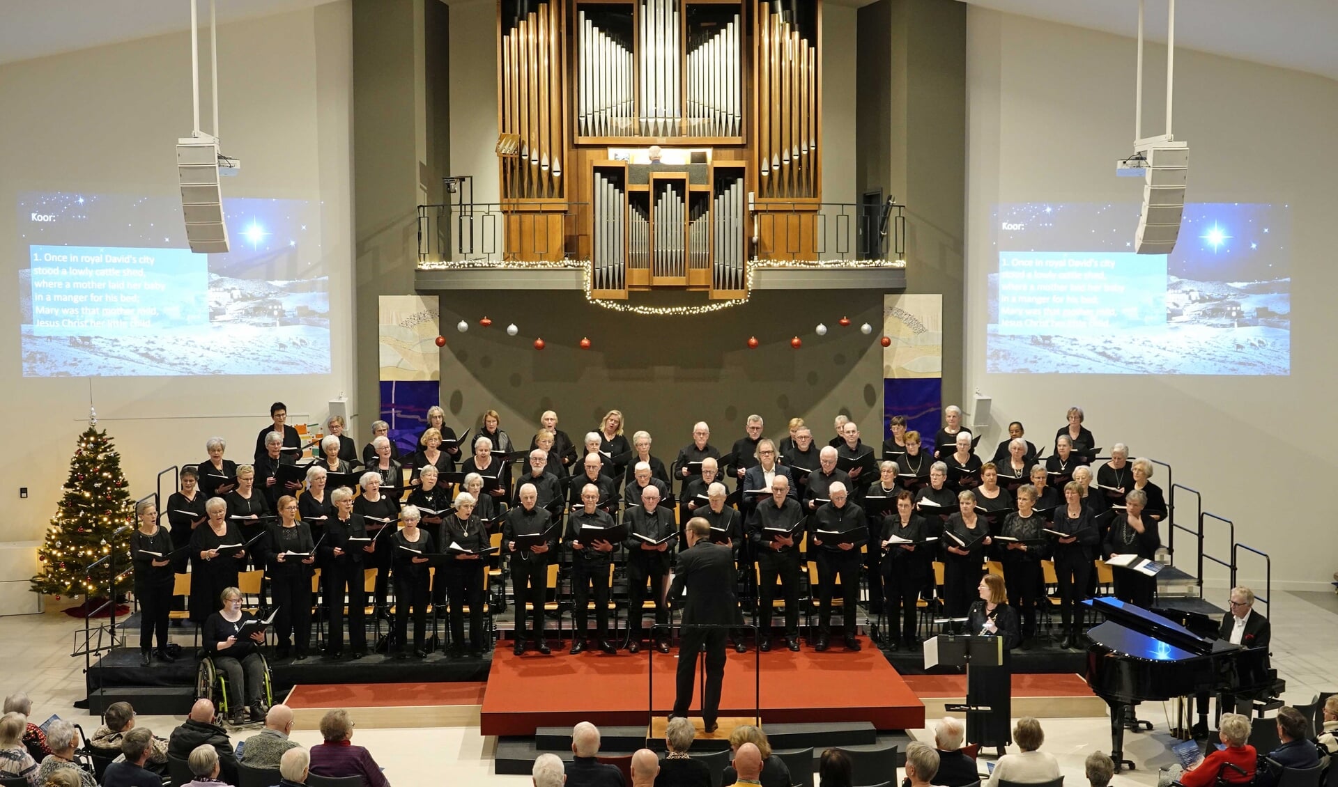 Volle kerk in Barneveld voor Con Amore met ‘Festival of Nine Lessons and Carols’