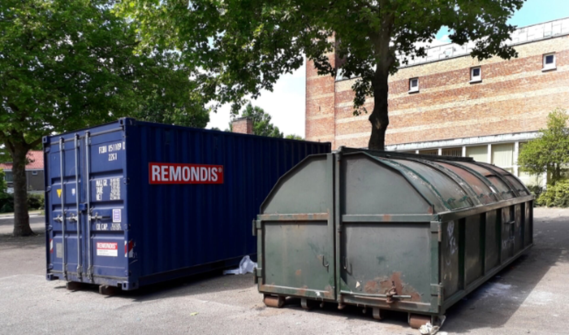 Papiercontainers Oosterlichtkerk tijdelijk verplaatst - De Vierklank ...