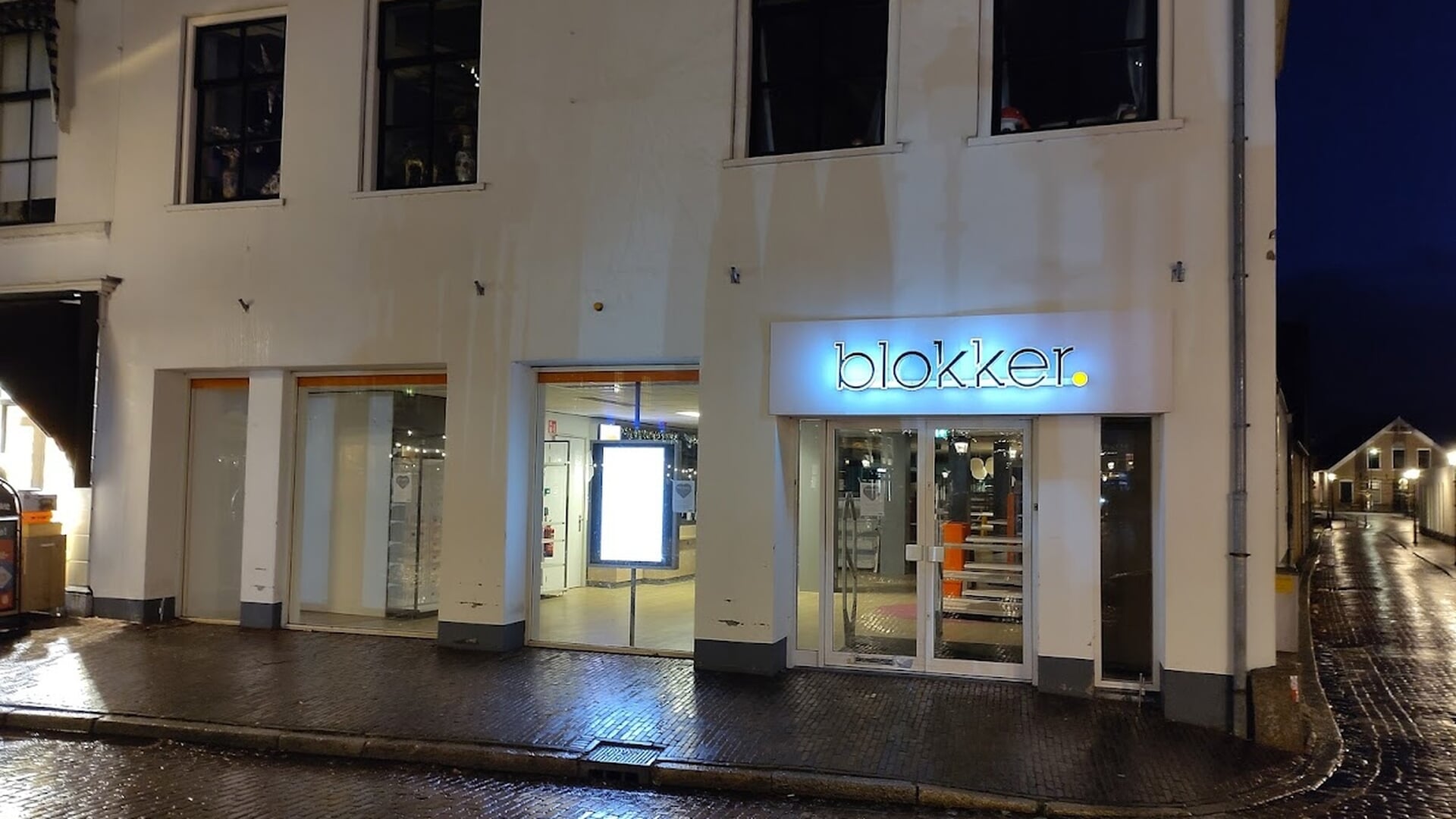 Gesloten Blokker op Markt Wijk bij Duurstede triest gezicht