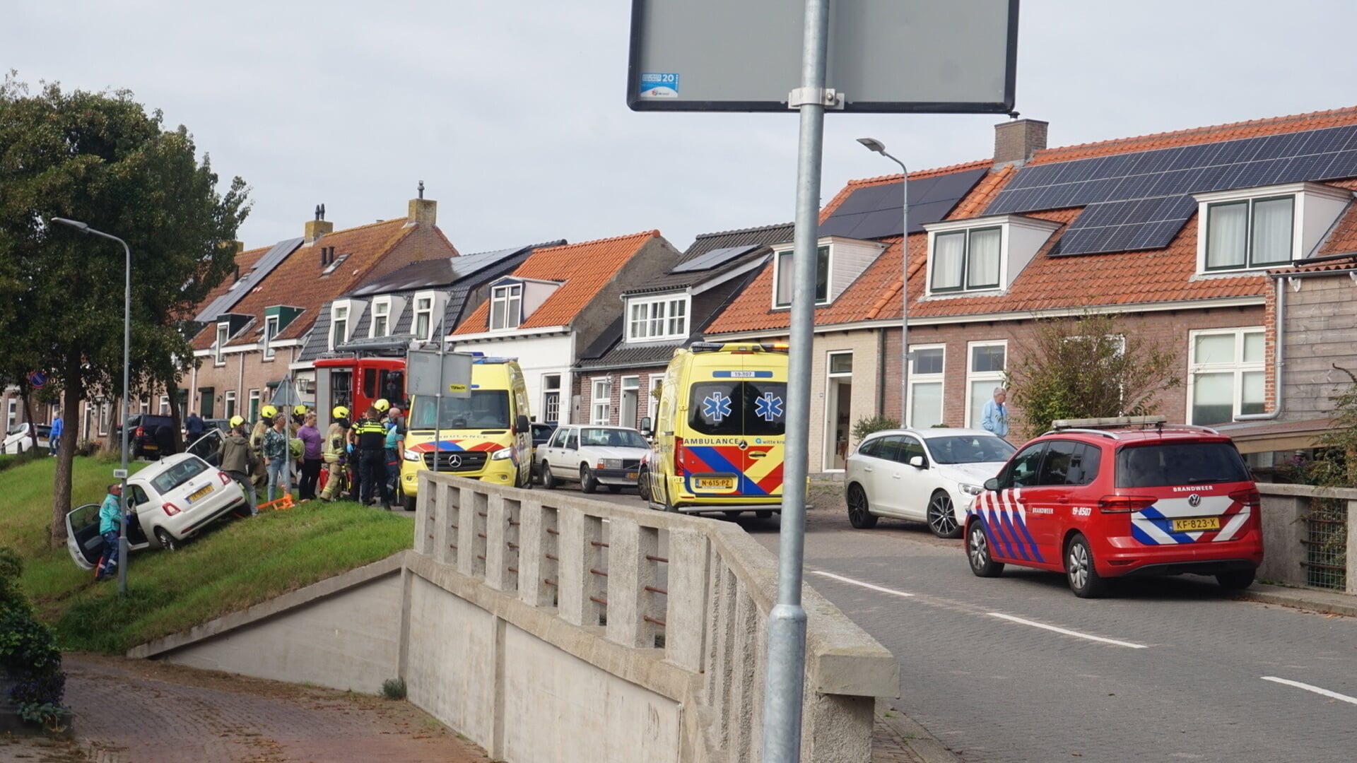 Auto van de dijk in Zonnemaire
