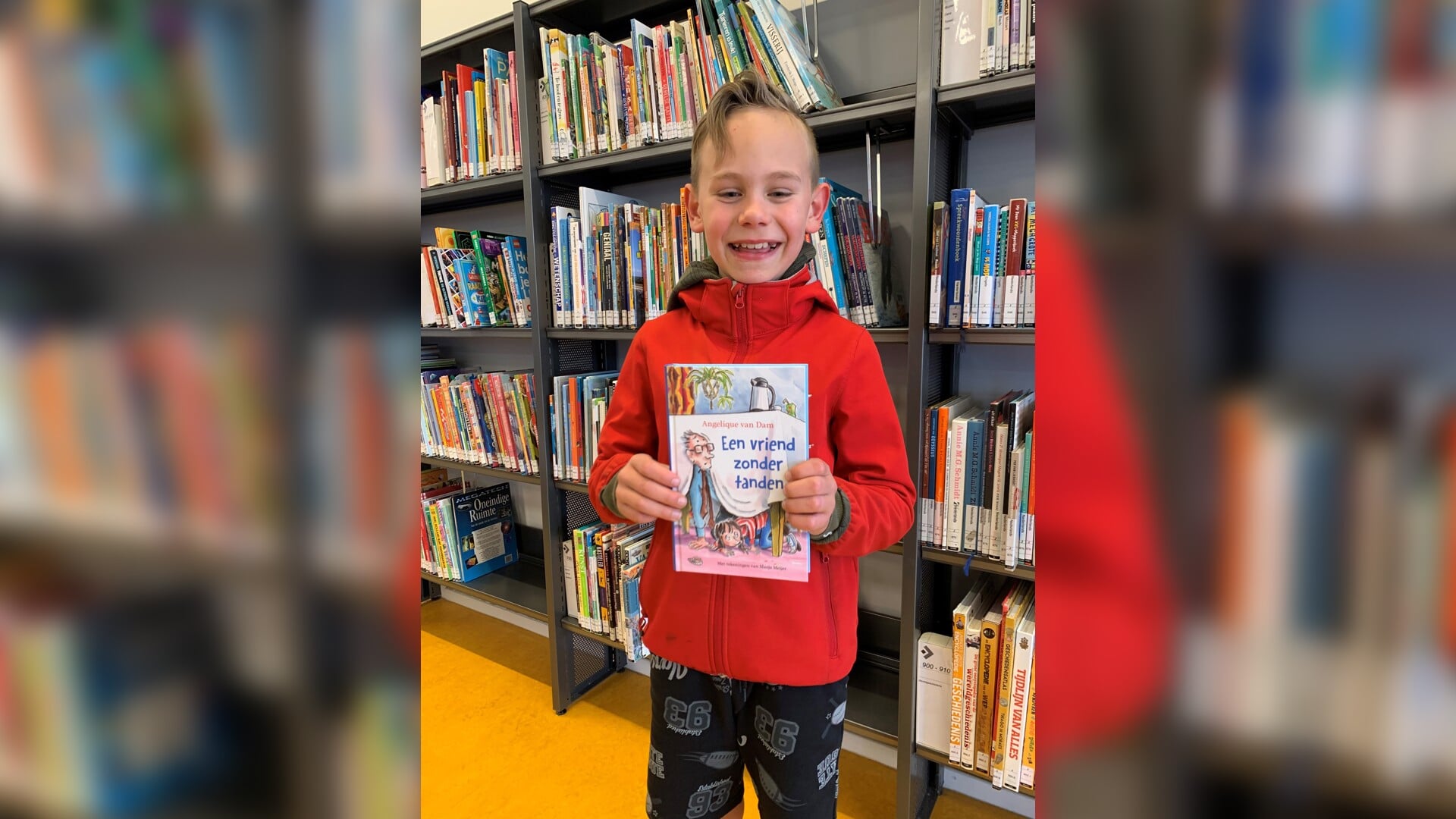 Timon wint boek bij schrijversbezoek in de Bibliotheek Scherpenzeel