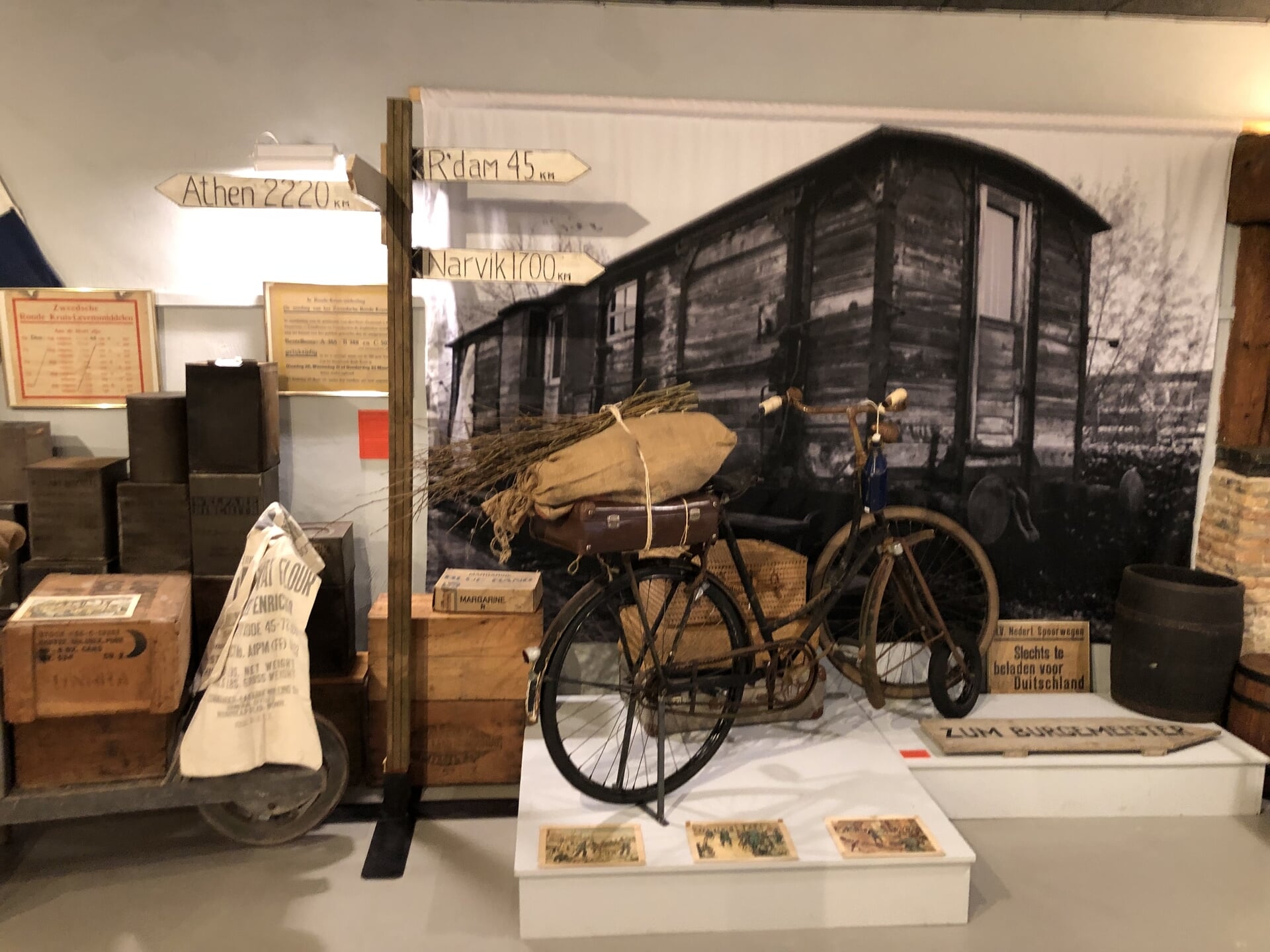 Nostalgisch uurtje in bibliotheek Hardinxveld-Giessendam over oorlog en bevrijding