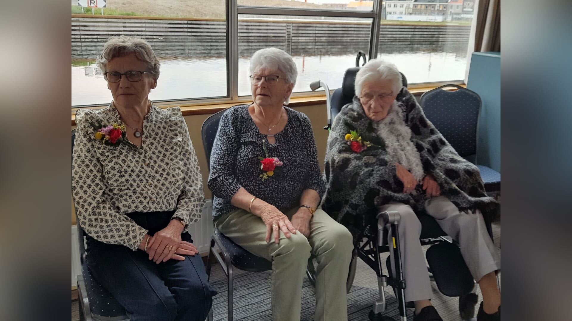Christelijke Vrouwenvereniging Hierden bestaat 65 jaar en benoemt één van de oprichters tot erelid