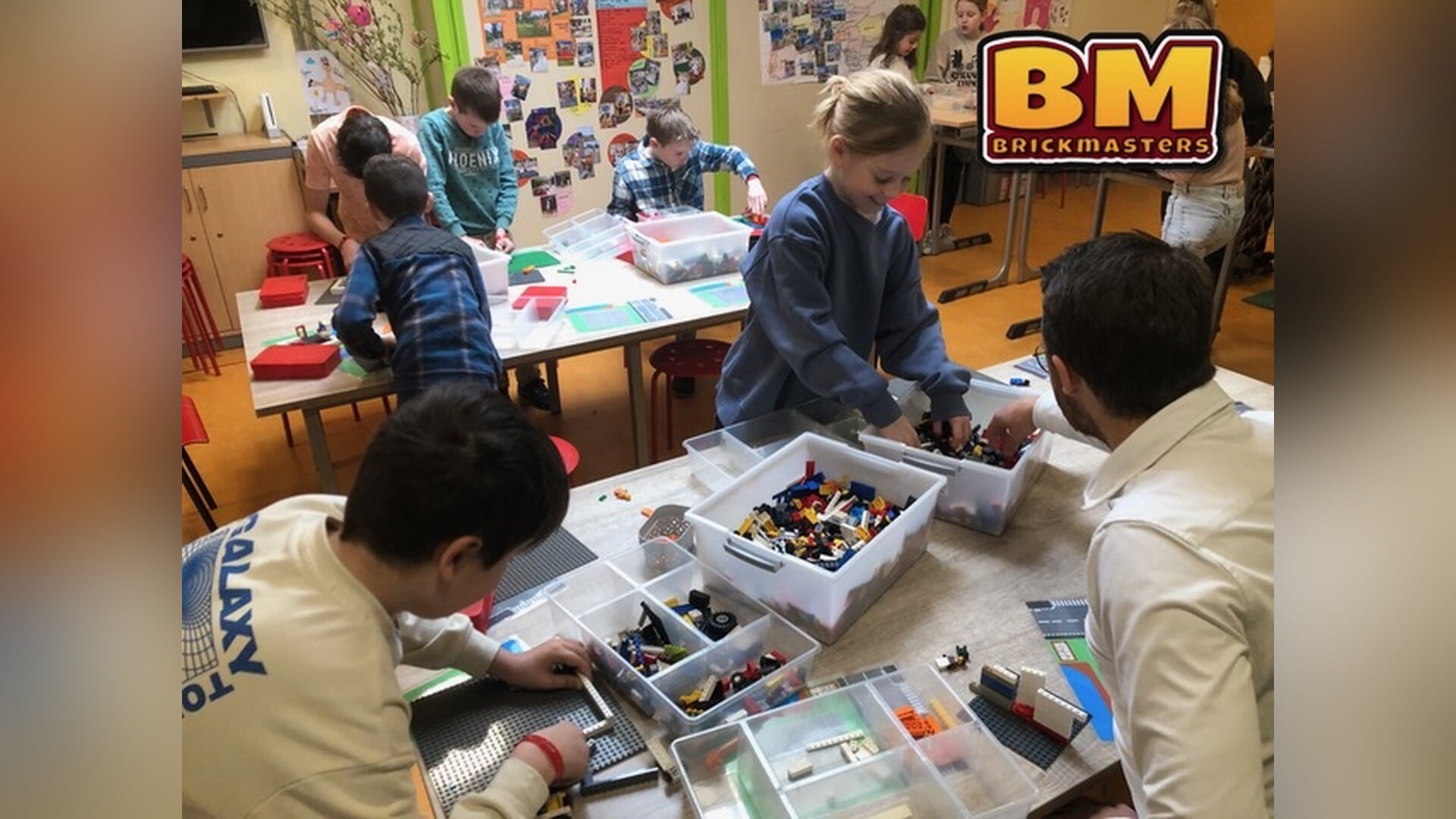 Brickmasters bouwwedstrijd in bibliotheek Hardinxveld-Giessendam, net als op tv!