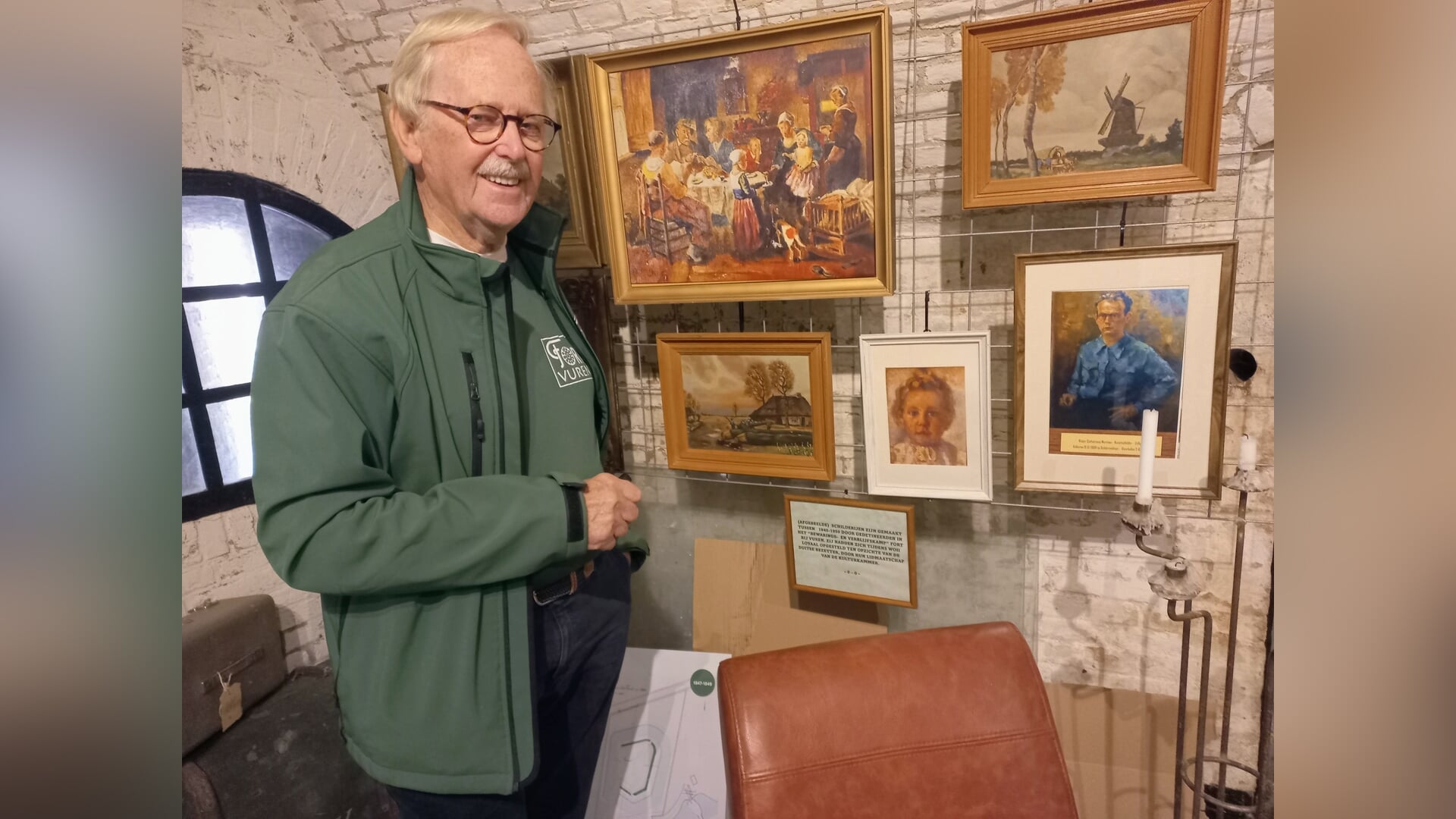 Henk Schouten uit Gorinchem verzamelde ‘Kunst uit het cachot’ op Fort Vuren