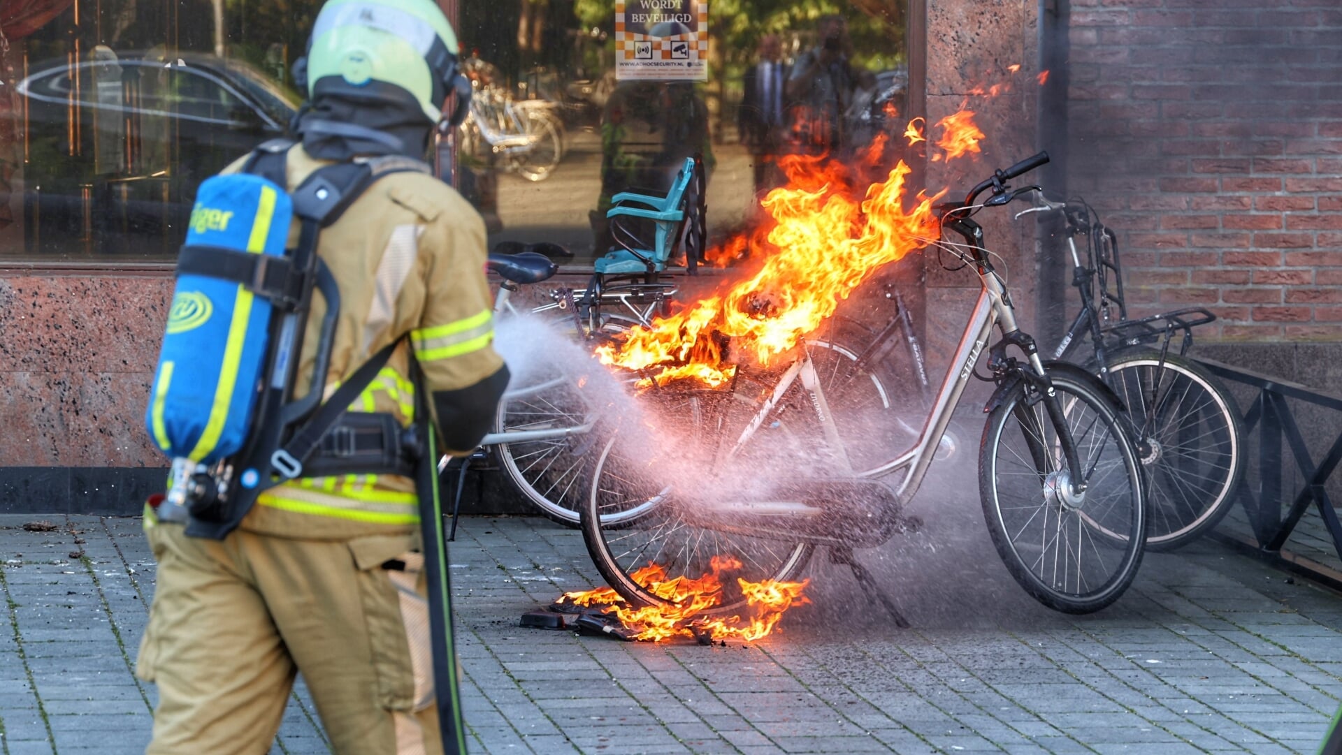 Accu gestalde e-bike vliegt in brand op Het Rond in Zeist