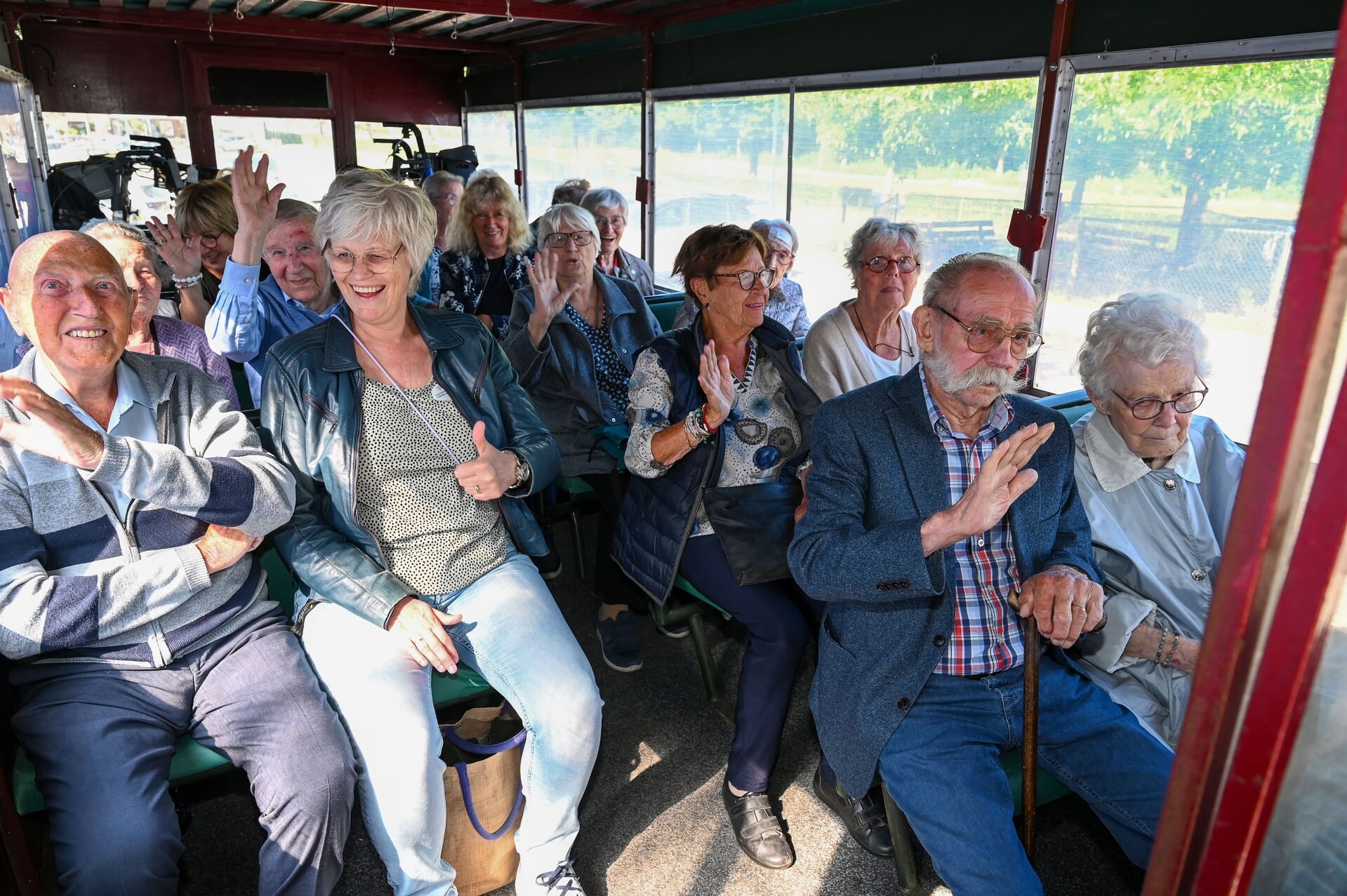 Trekkertram doorbreekt de dagelijkse sleur voor bewoners Molenschot Soest
