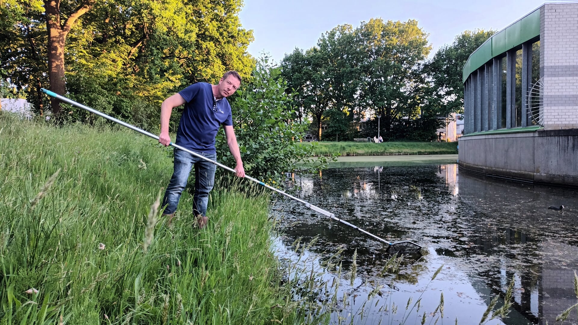 ‘Plasticvisser’ Mark Scheffer ruimt wekelijks op in Zielhorst: ‘Als iedereen iets doet, scheelt dat