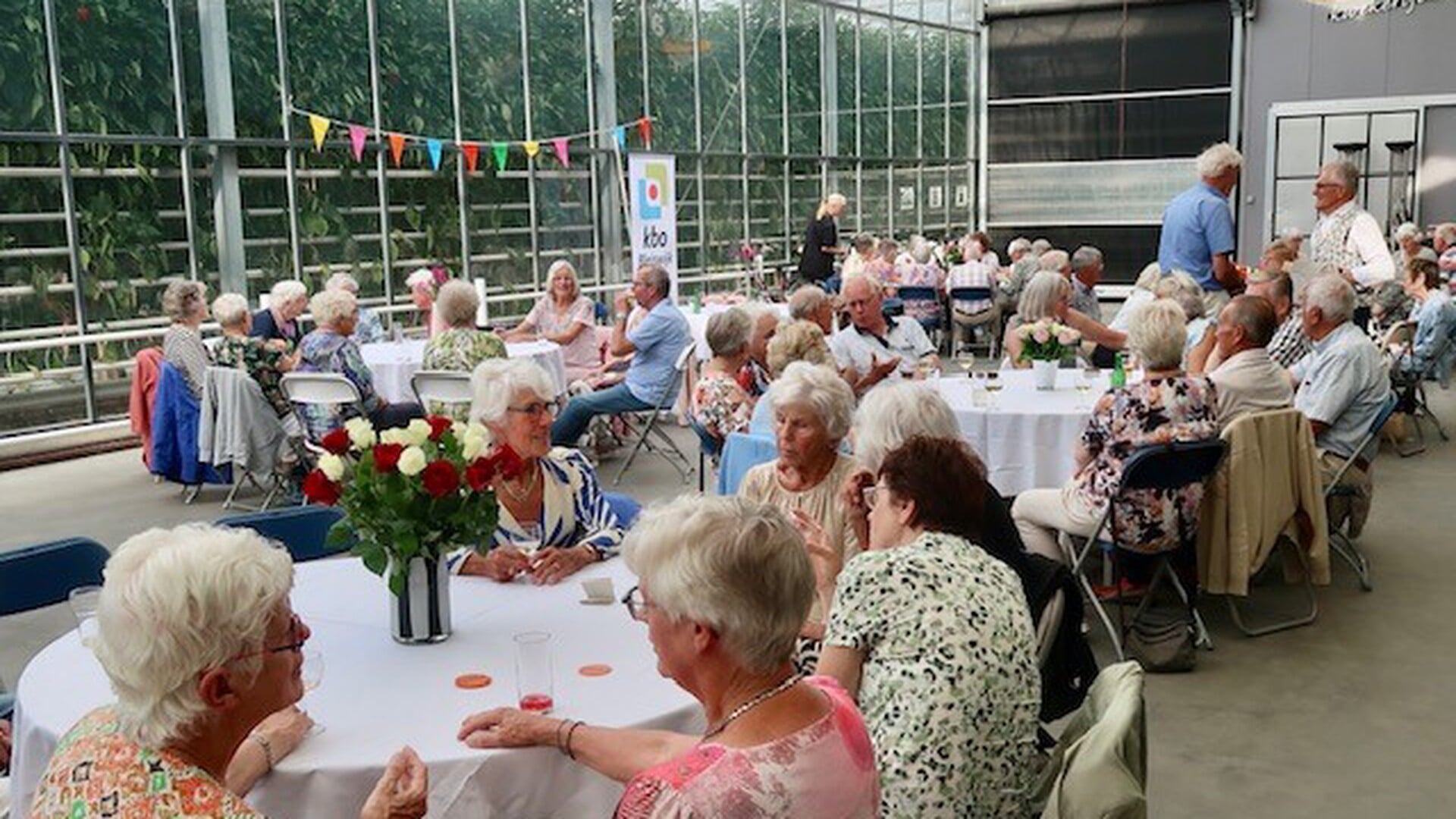 Heerengenootschap verrast KBO Bleiswijk met cheque