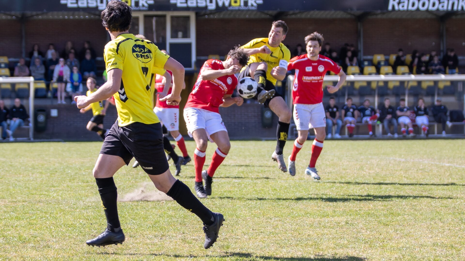 Van Gent Finaleweken: Ondanks ‘13 tegen 11’, wint Lunteren bij Woudenberg