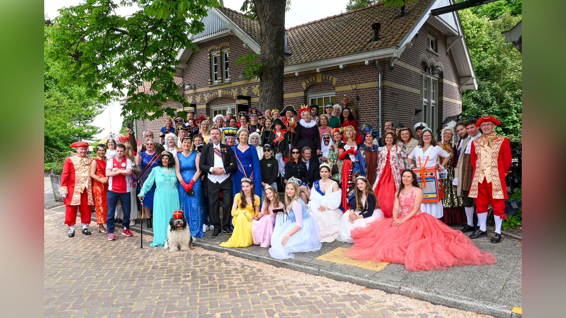 Maxima viert verjaardagsfeest in DLC op station Soestdijk met 80 vorsten en excellenties