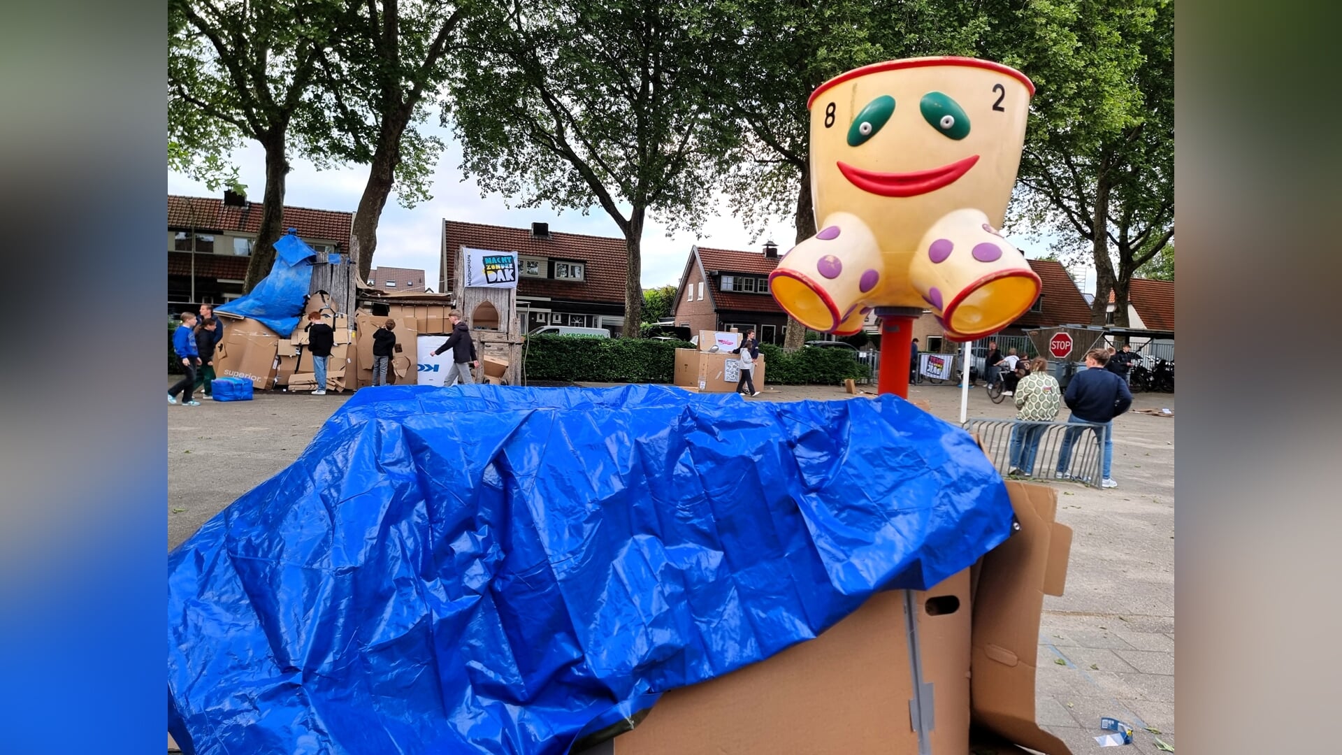 Bennekomse kinderen slapen nacht buiten in kartonnen huizen: ‘Spannend, cool, een beetje koud, maar