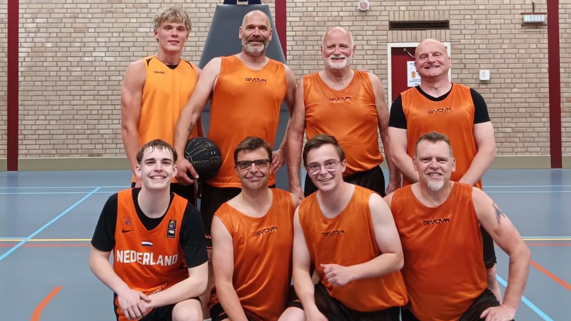 ‘Vader Zoon team’ Recreanten River Trotters uit Hardinxveld-Giessendam is vlijmscherp in Vlijmen