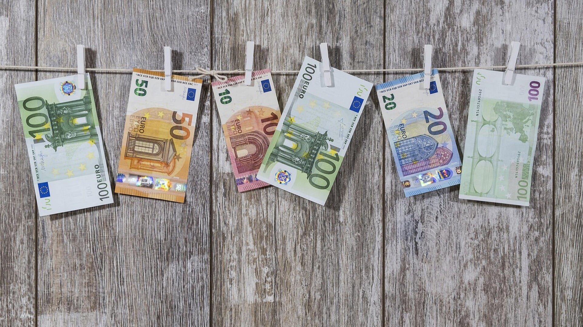 Meer cash uit de muur sinds oproep voor contant geld in huis