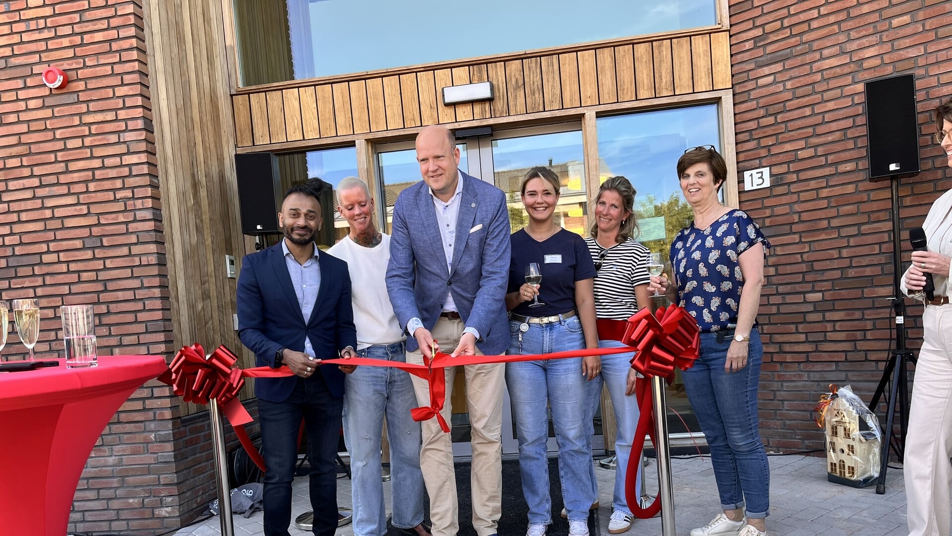 Nieuwe zorgkliniek Westerhof op Veldwijk geopend