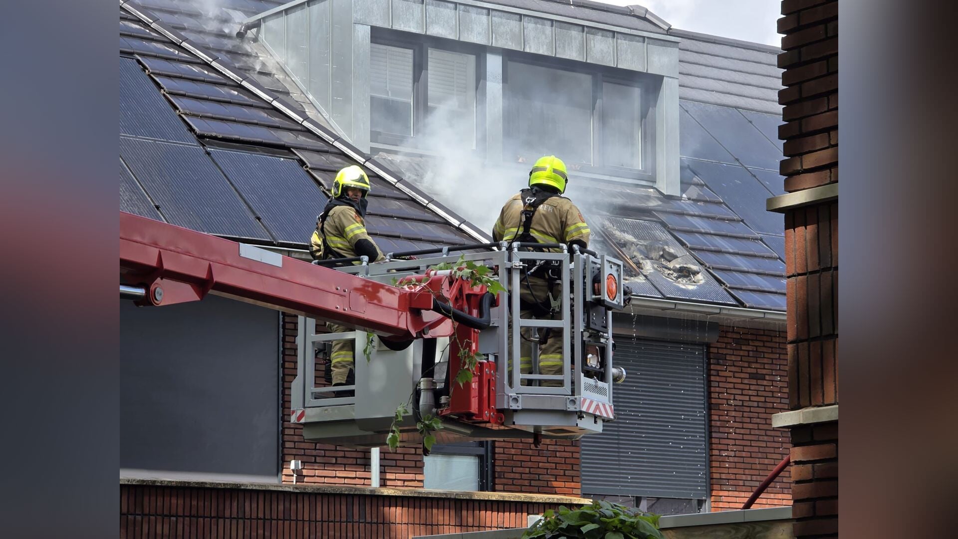 Flinke brand aan de Hendrik van Poelwijcklaan in Bennekom
