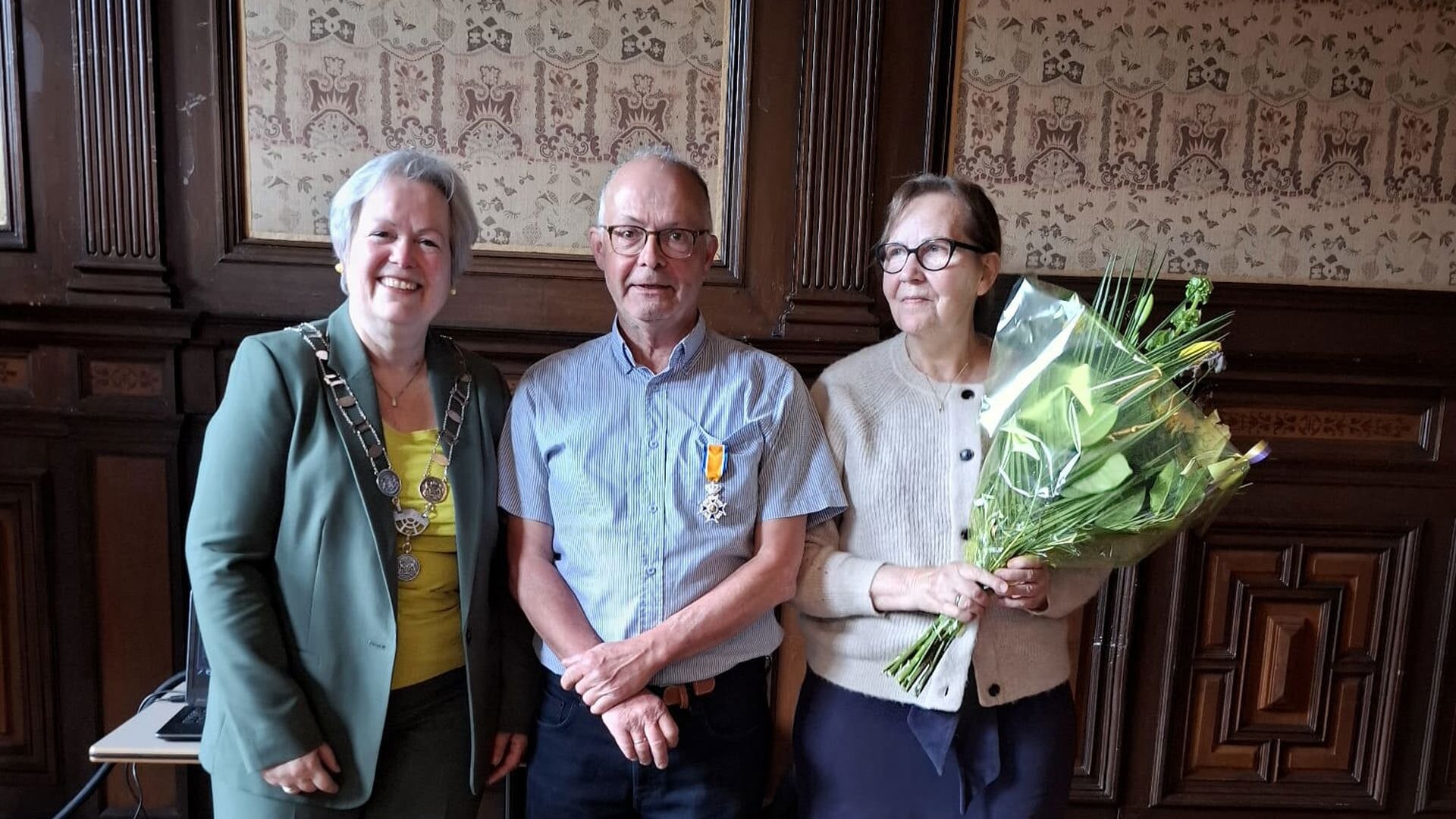 Houtense dassenbeschermer Hans Vink officieel geridderd voor 50 jaar gepassioneerde inzet