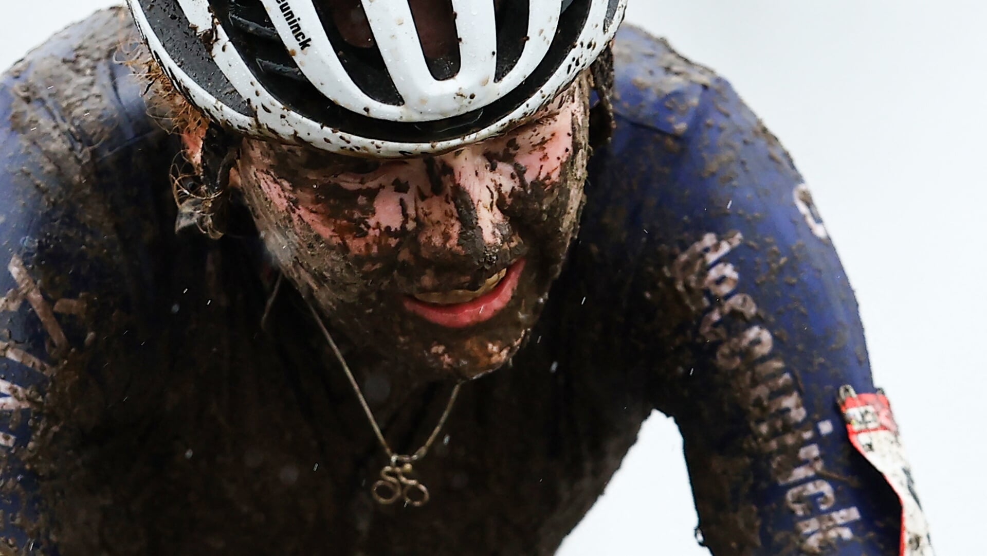 Van Gent Finaleweken: Mountainbikester Pieterse na lekke band kansloos in Nove Mesto