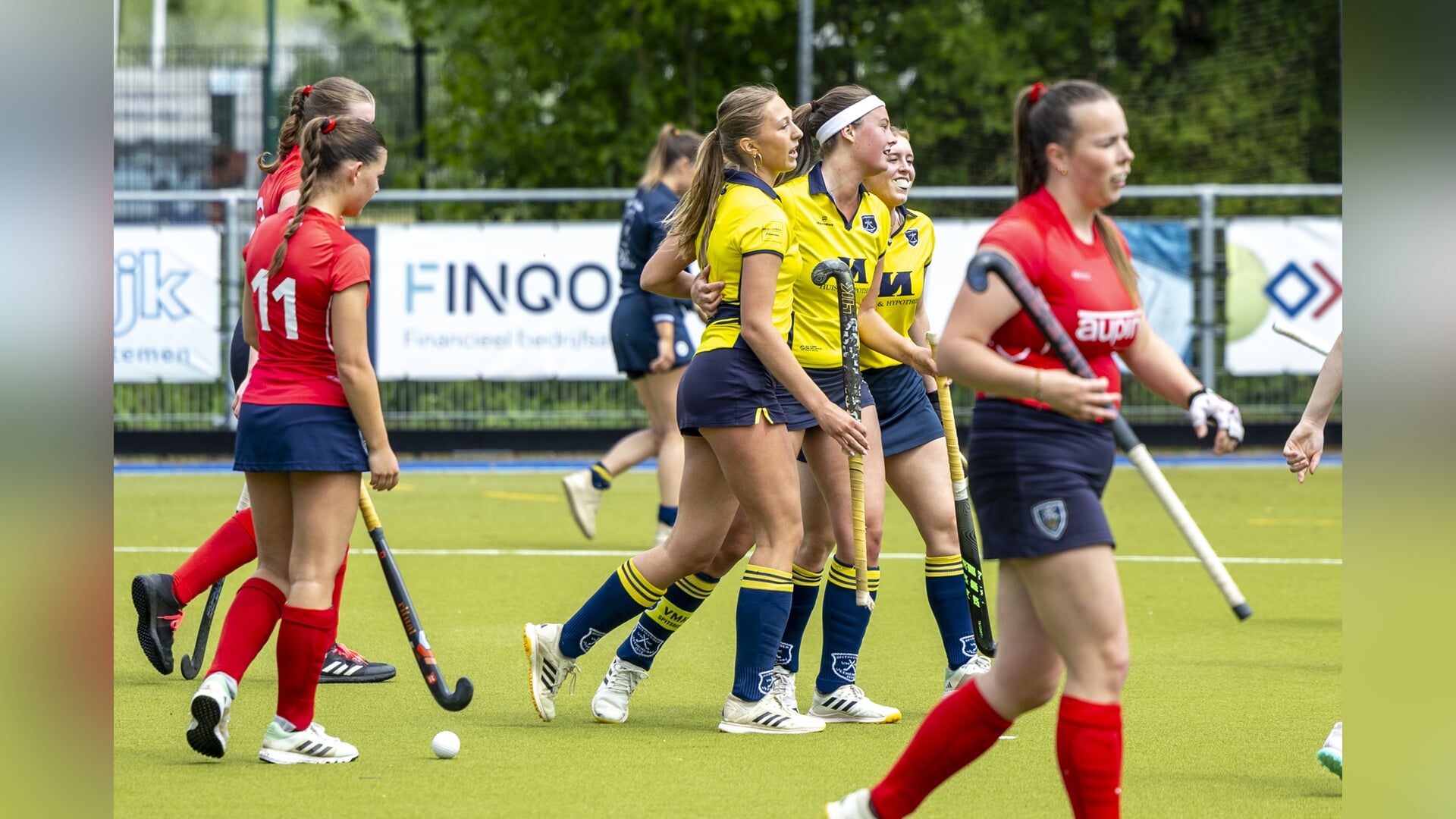 Van Gent Finaleweken: Spitsbergen verslaat Barneveld in spannende wedstrijd om promotie