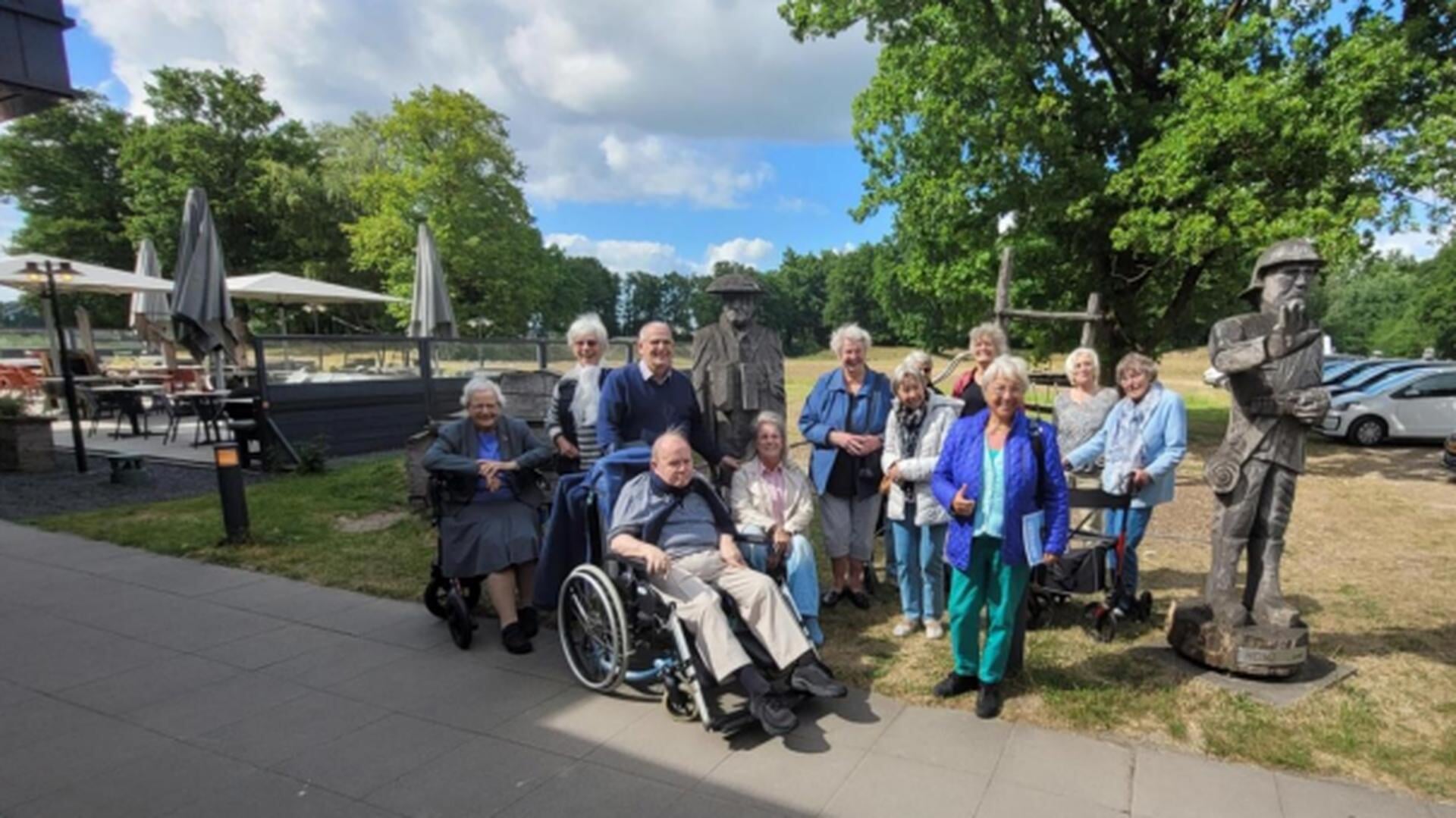Zonnebloem Doorn bezoekt Grebbelinie in Renswoude