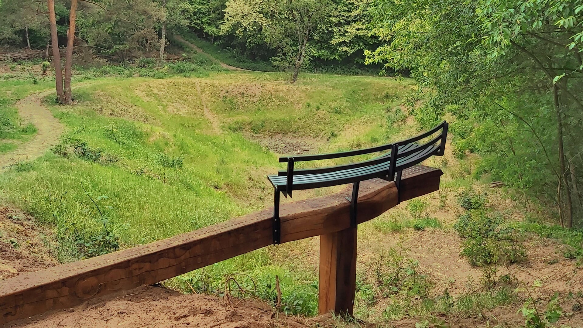 ‘Durfbank’ geplaatst in het Luntersche Buurtbosch