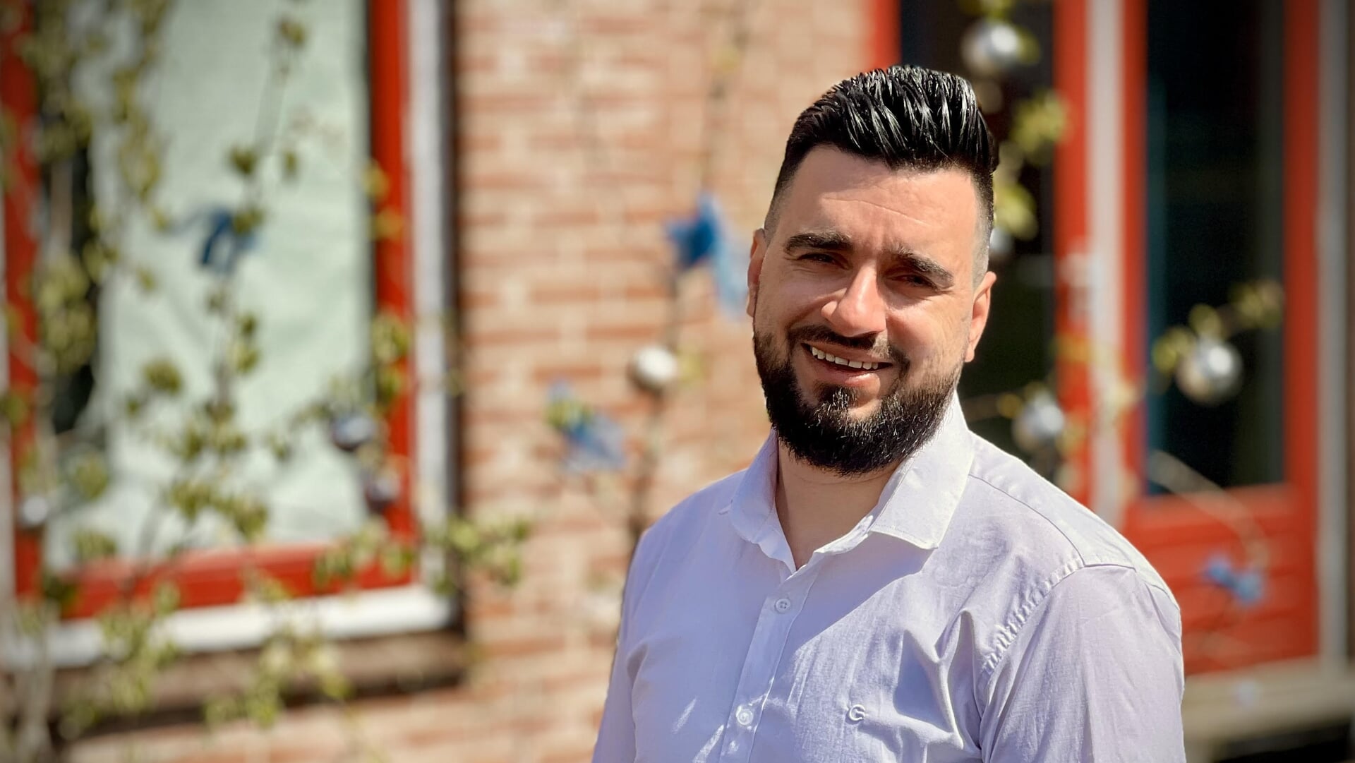 Miniportretten-estafette: Mo Kassom, medewerker horeca
