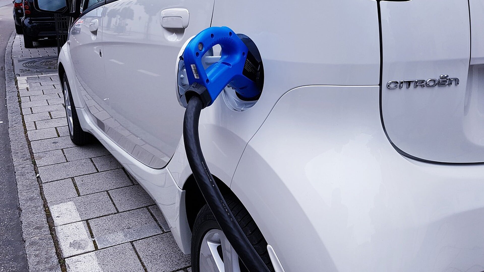 Ruim een op de tien personenauto’s is een stekkerauto; Zeist scoort hoog met 8,6%