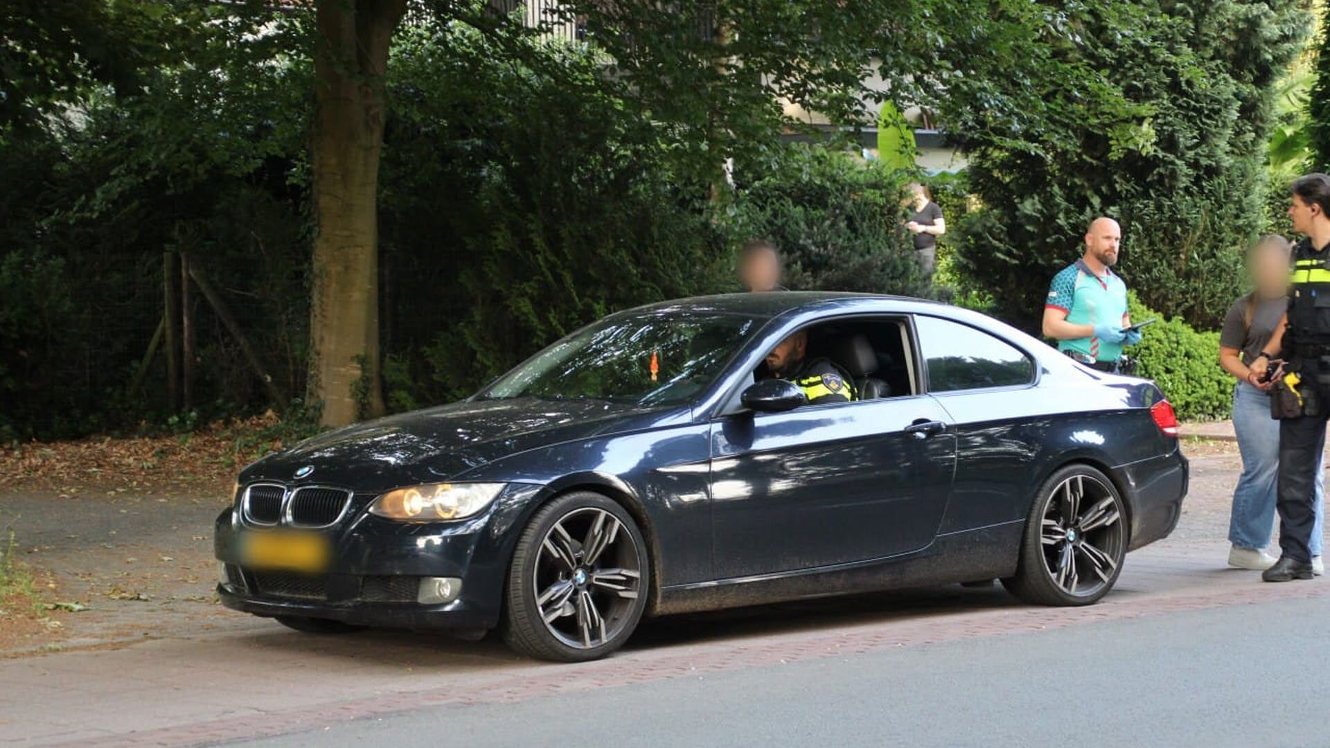 Zeker zes politiewagens rukken uit voor aanhouding bestuurder in Lunteren