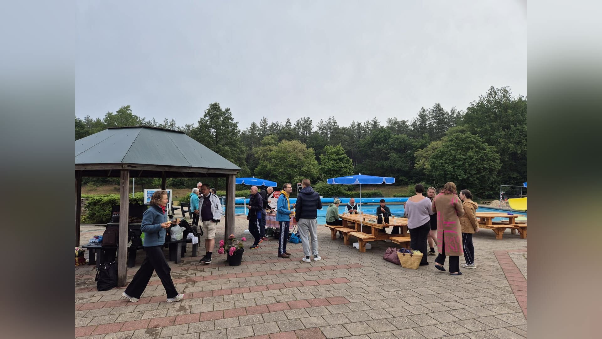 Bijna veertig dauwzwemmers in Bosbad Leersum