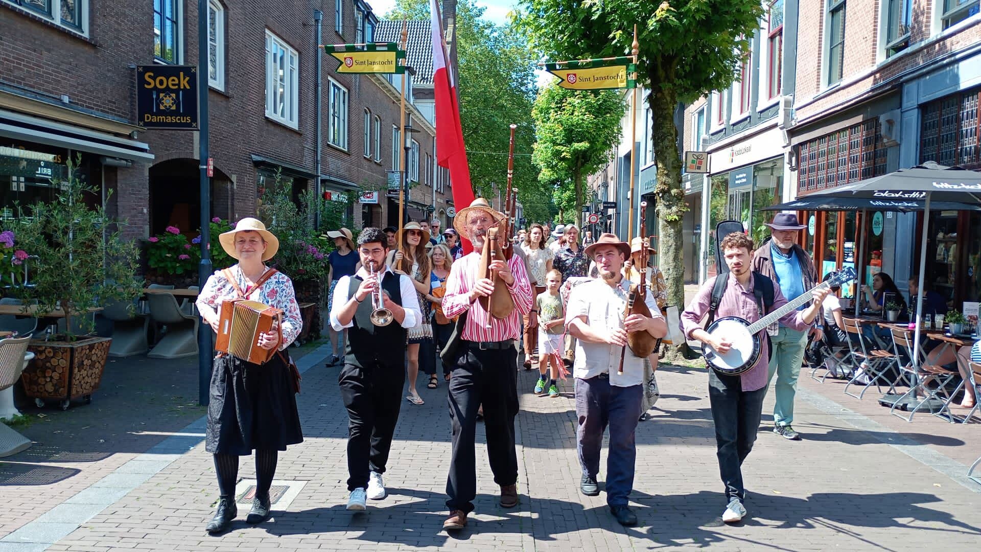 Sint Janstocht Wageningen 2025Op zondag 22 juni kan iedereen weer meelopen met de Sint Janstocht naa