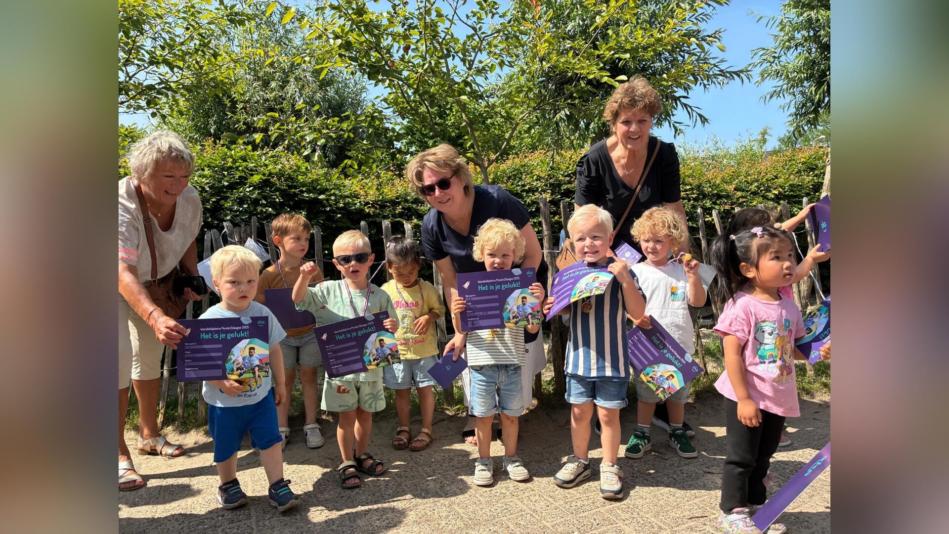 Peuter2daagse Leusden groot succes: wethouder deelt glinsterende medailles uit!