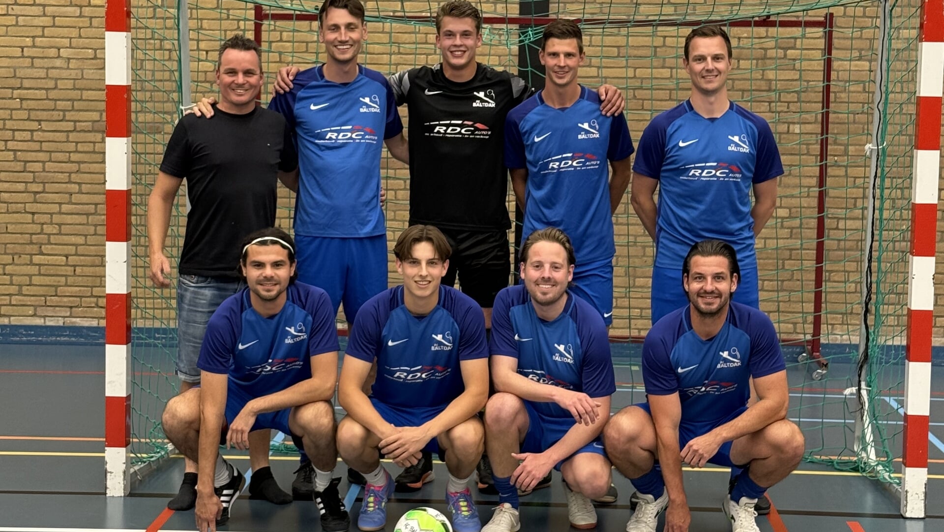 FC Bal op ‘t Dak wint bekerfinale zaalvoetbal en is Kampioen A poule