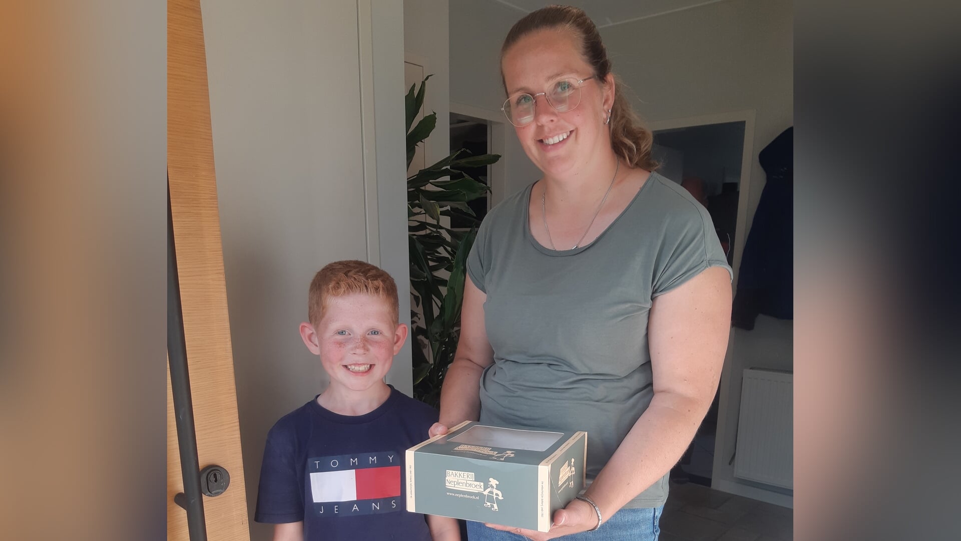 Familie Hamoen Wint Shelterbox Taart