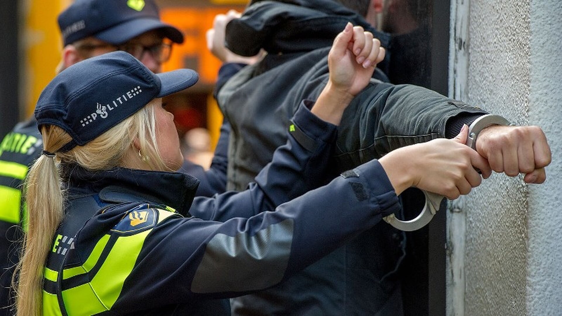 Melding diefstal op zondag in Wekerom leidt tot arrestatie drie mannen