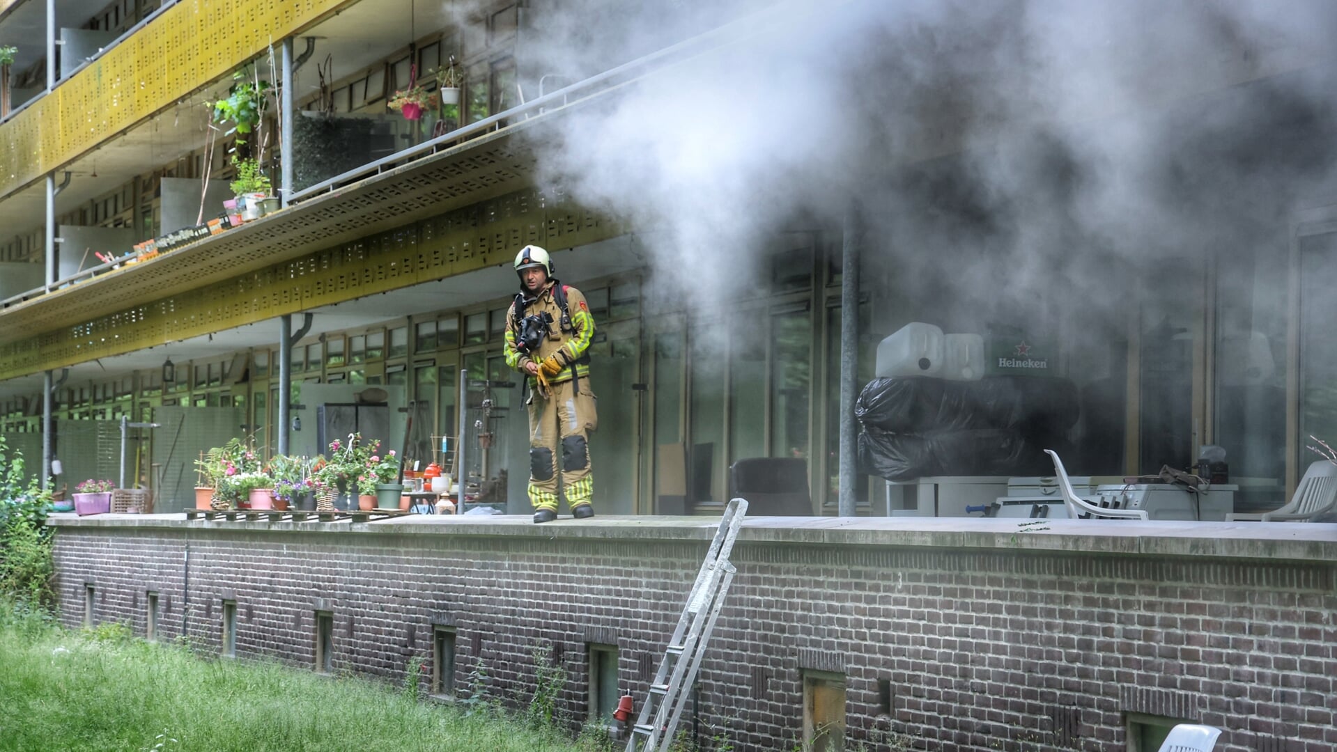 Grote schade na brand in woning aan de Laan van Vollenhove in Zeist