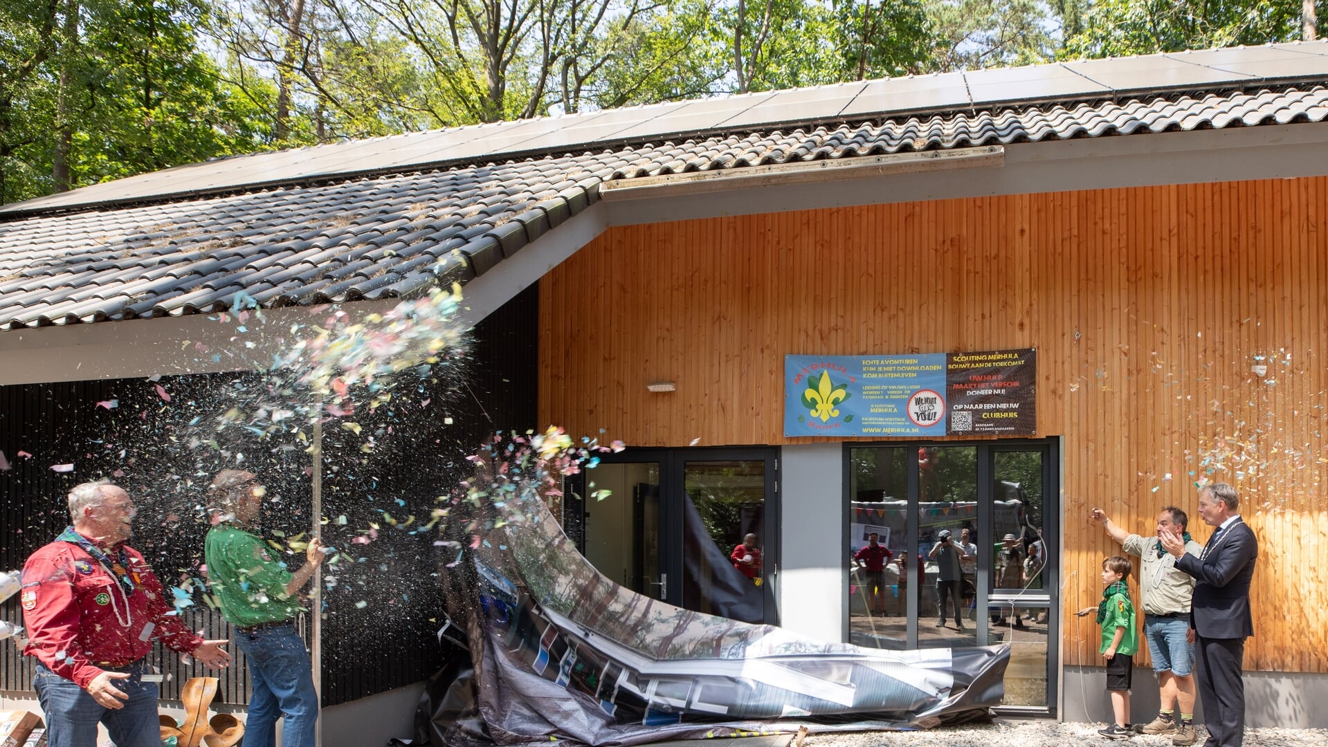 Merhula herrijst uit haar as: duizenden euro’s toegezegd bij opening clubhuis