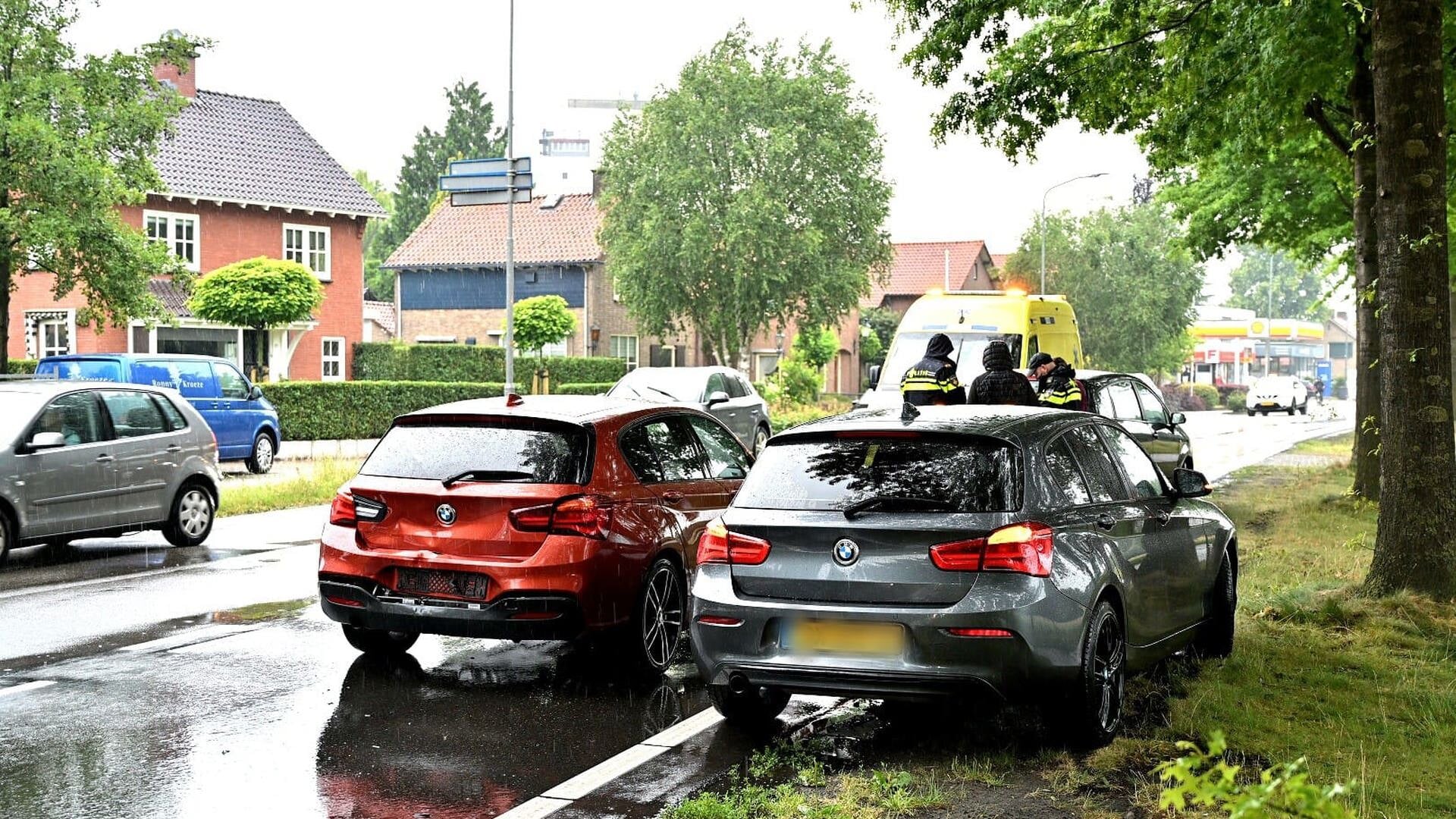 Drie auto’s betrokken bij kop-staartbotsing in Barneveld