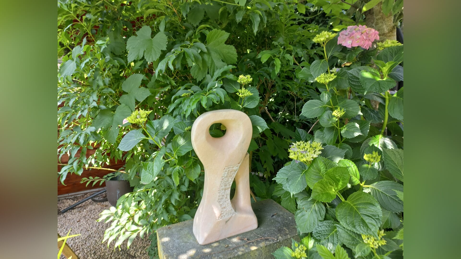Kunst en muziek in de tuinen van Ermelo