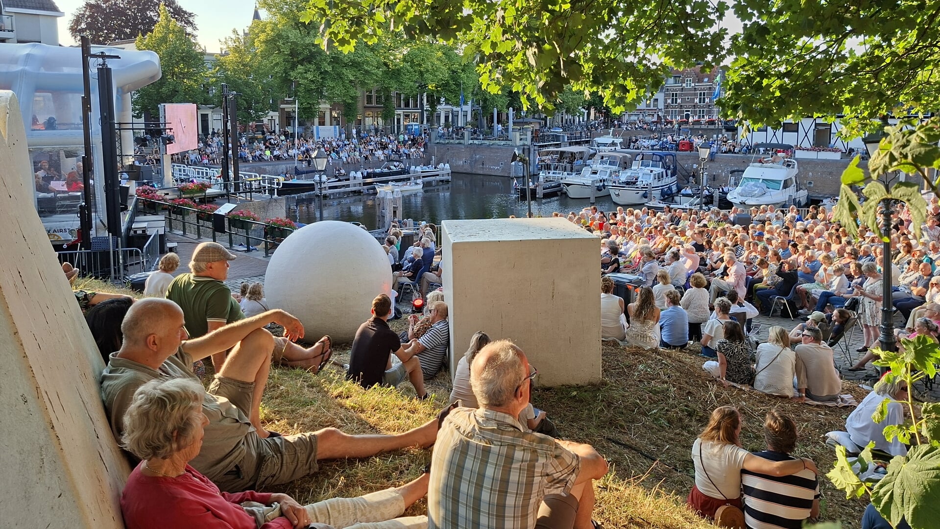 Bomvolle Lingehaven In Gorinchem Tijdens Het Eerste Lingehaven Concert 