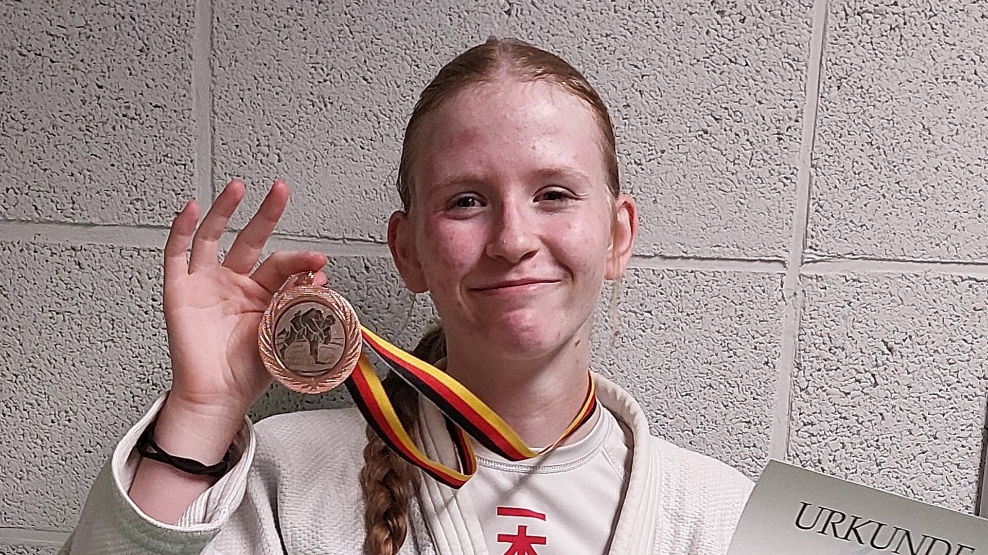 Fayth Bakker pakt brons op sterk bezet judotoernooi in Duitsland