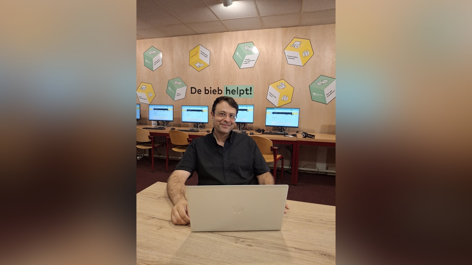 Mohammed Razzaghi over de bibliotheek: ‘Als ik mensen kan helpen, dan ...