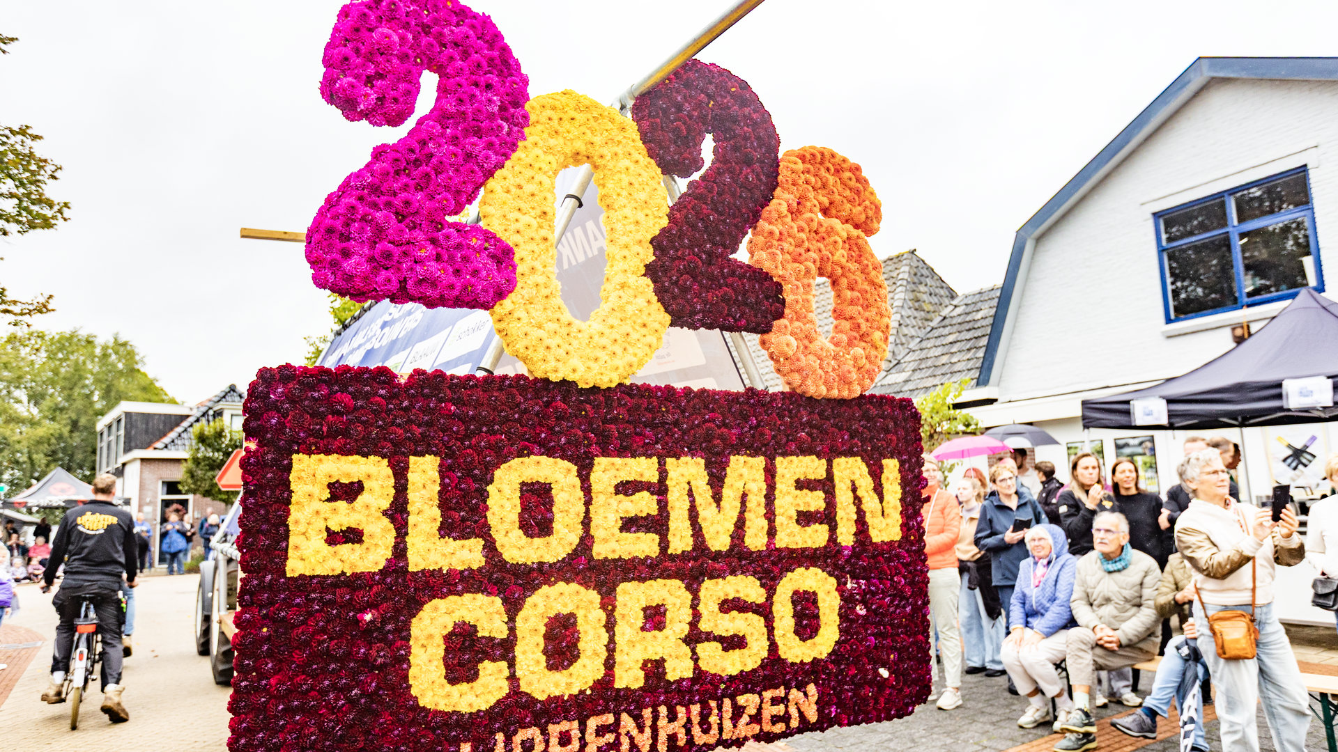Bloemencorso Lippenhuizen waarschuwt voor mogelijke abonnementsfraude via stemapp