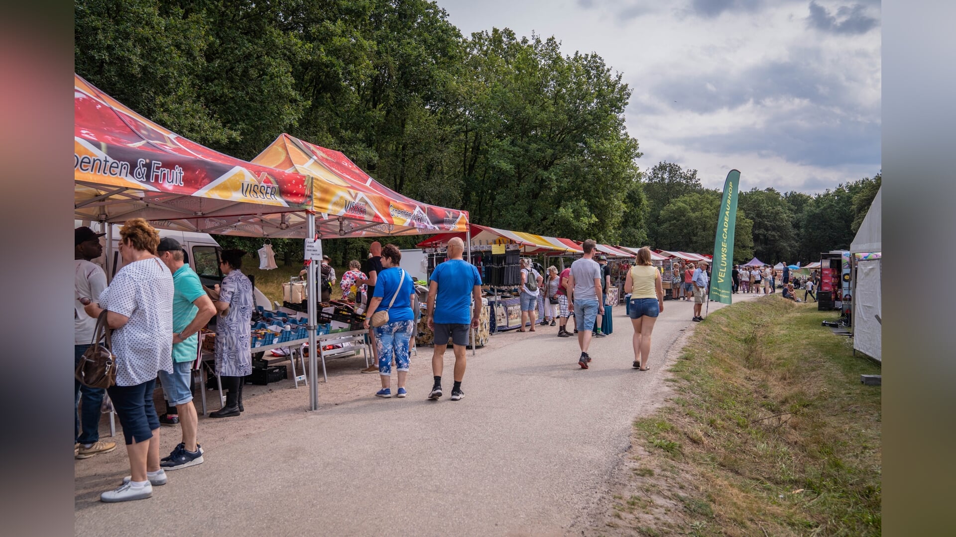 LAGE VUURSCHE TWEE DAGEN VOL TOPSPORT, VAKMANSCHAP EN SPEL HOUTHAKKERSFEEST 2025 MET INTERNATIONALE
