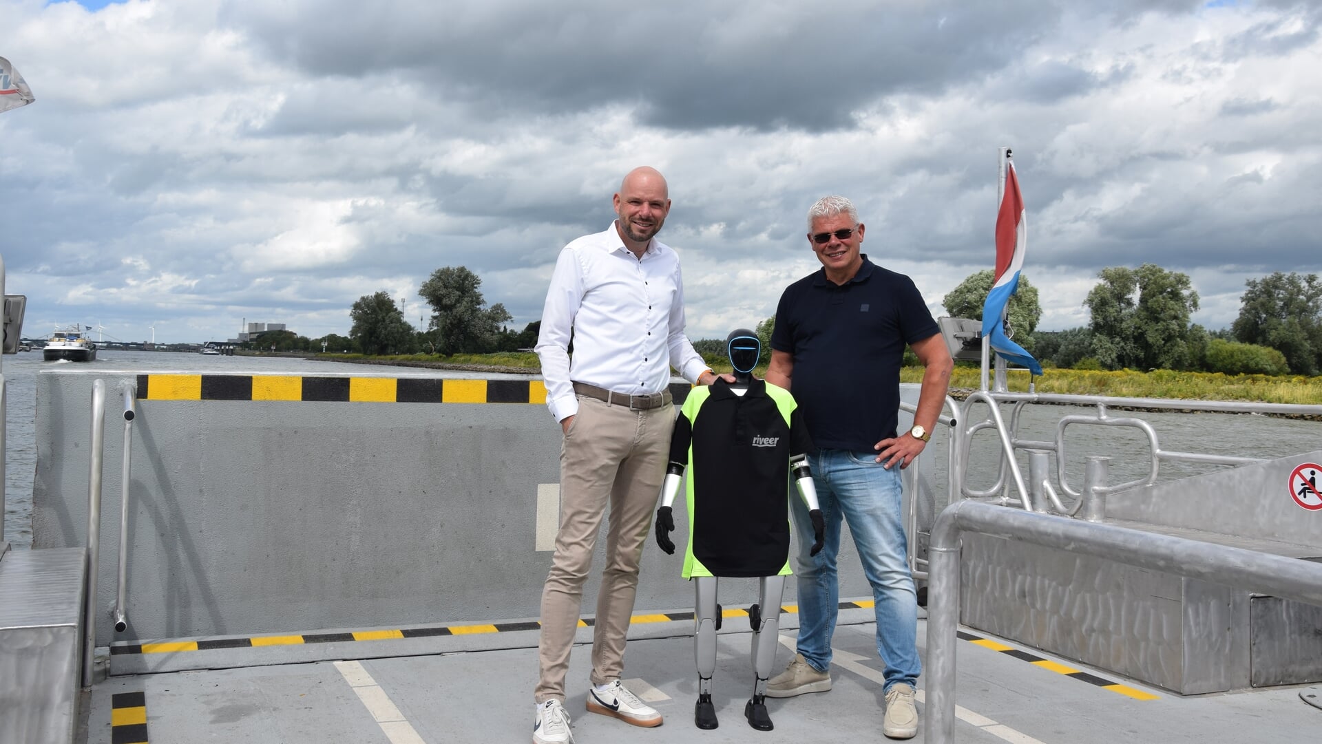 Meet & Greet van Riveer voor selfies of handen schudden met robot Kai ...