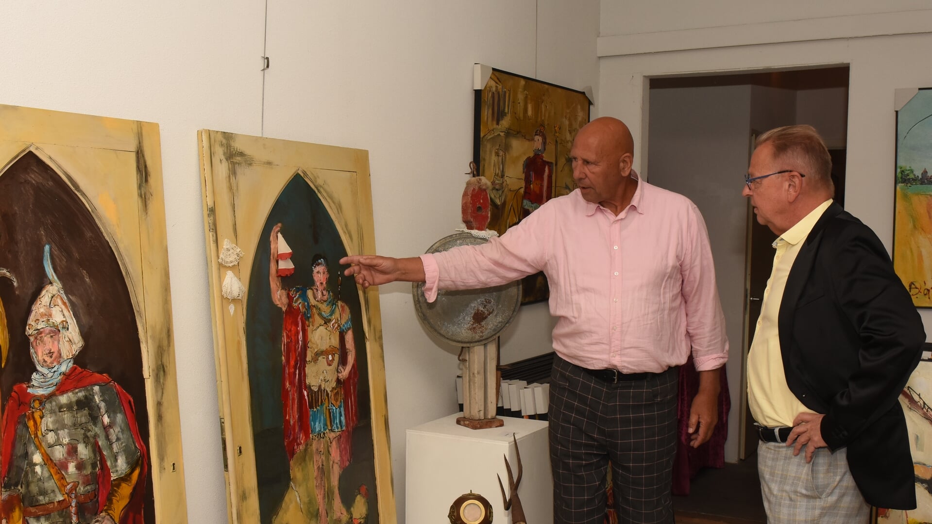 Burgemeester Bijl opent expositie Arno Overdevest